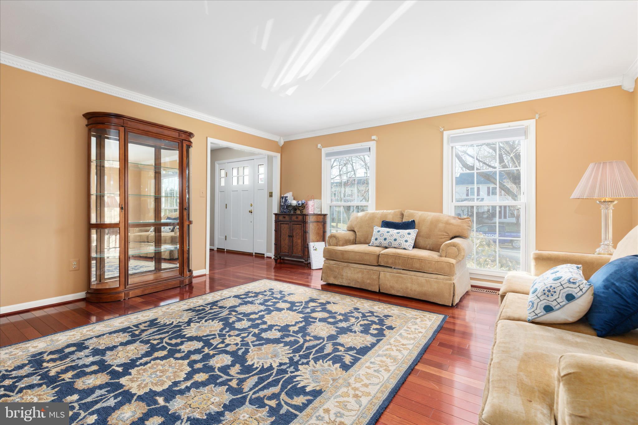 LEE MANOR - Residential