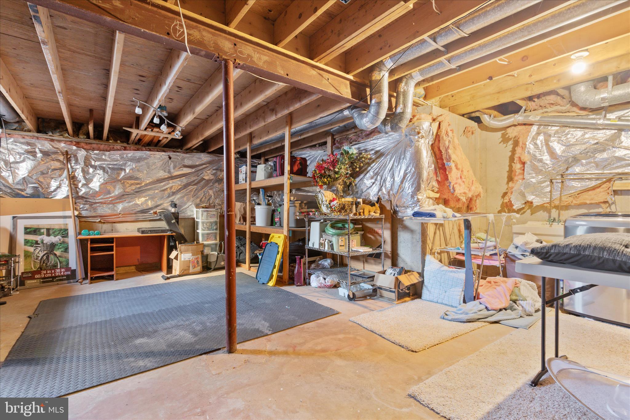 LEE MANOR - Residential