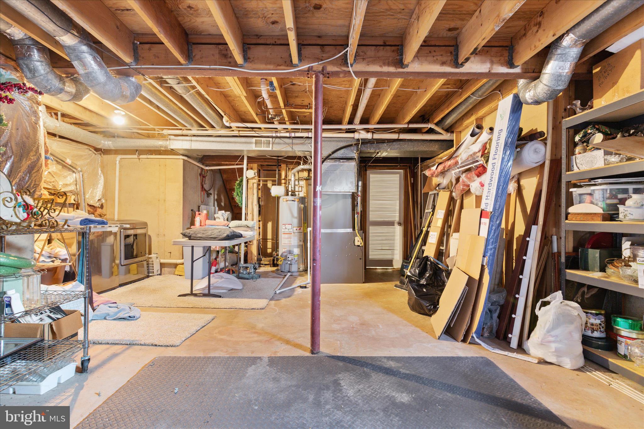 LEE MANOR - Residential