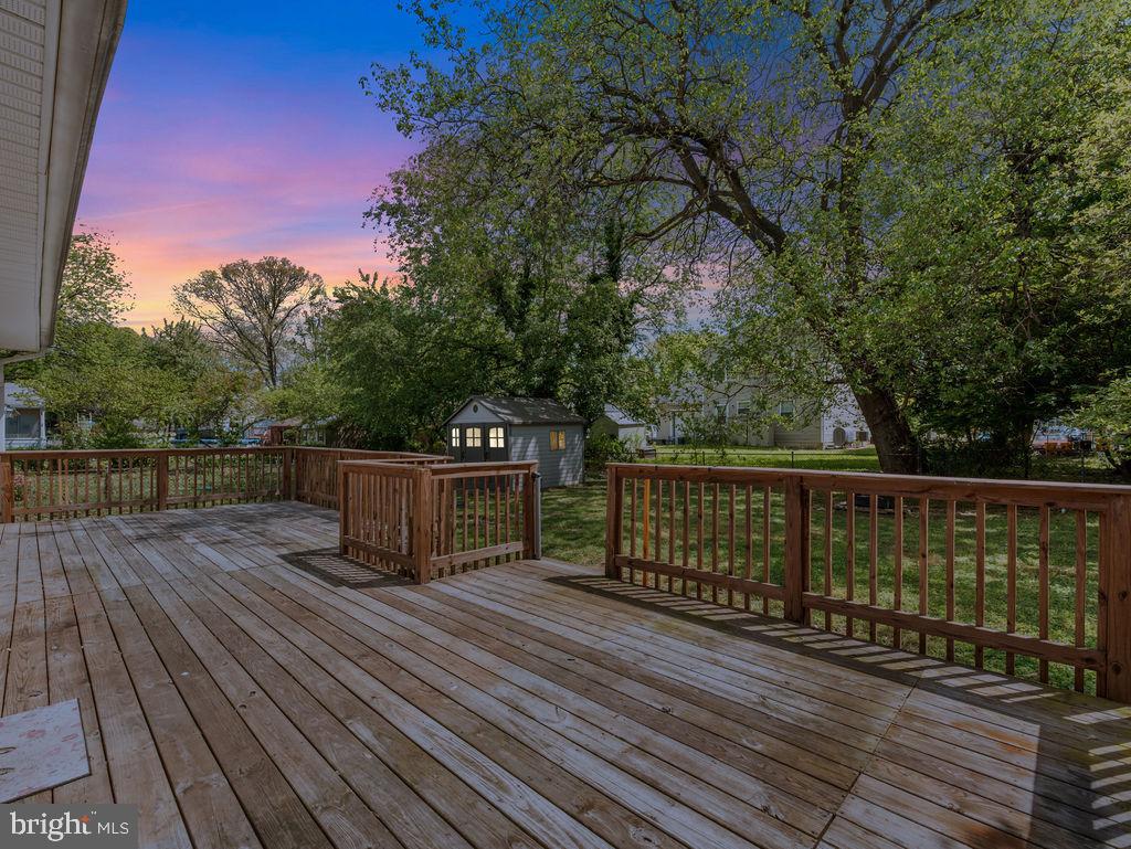UPPER MAGOTHY BEACH - Residential