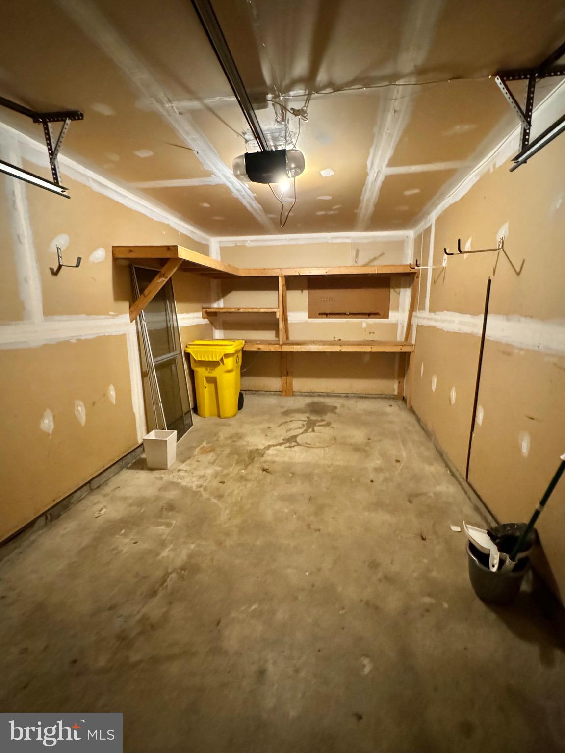 SEVEN OAKS - Residential Lease