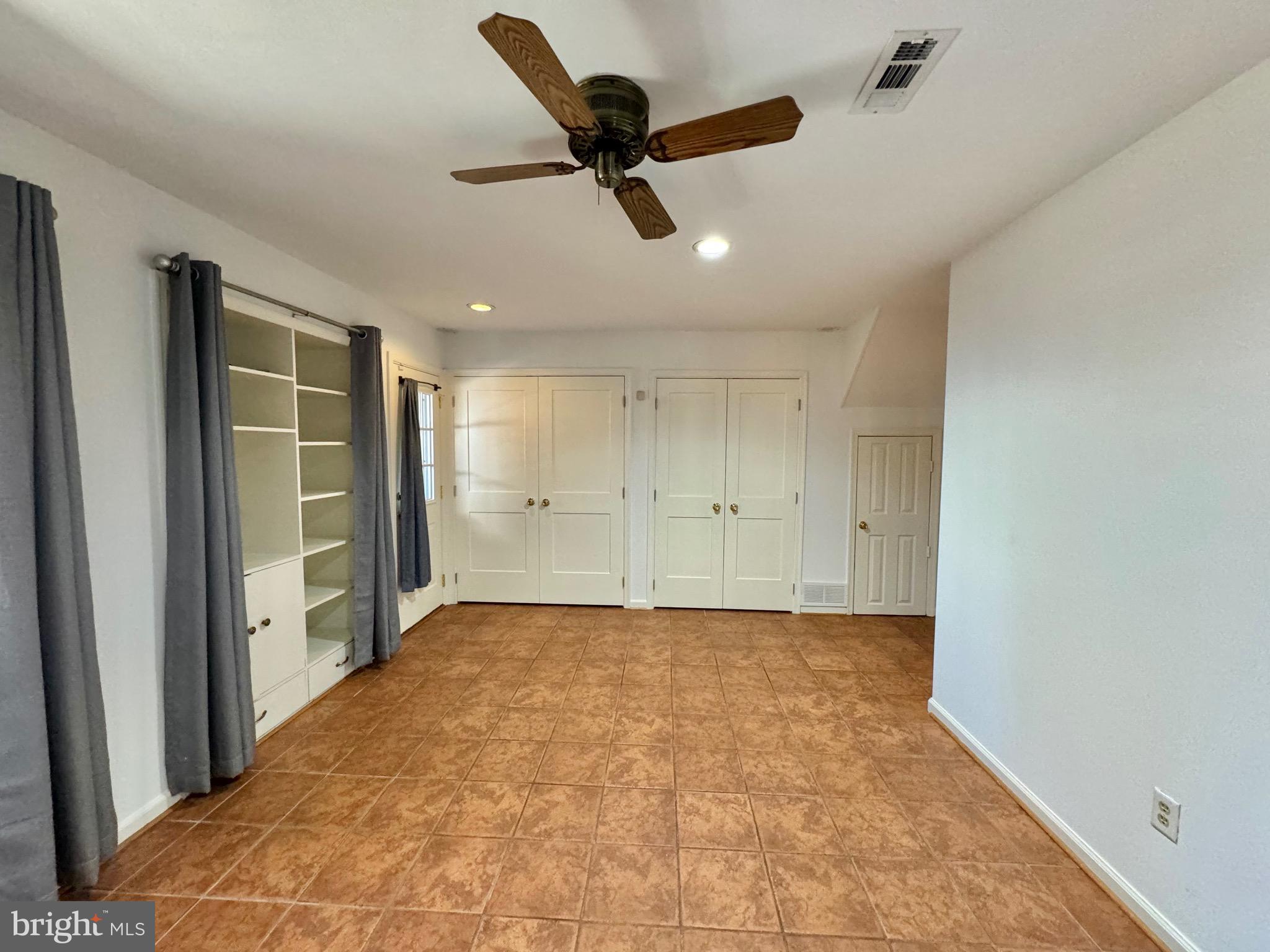 SEVEN OAKS - Residential Lease