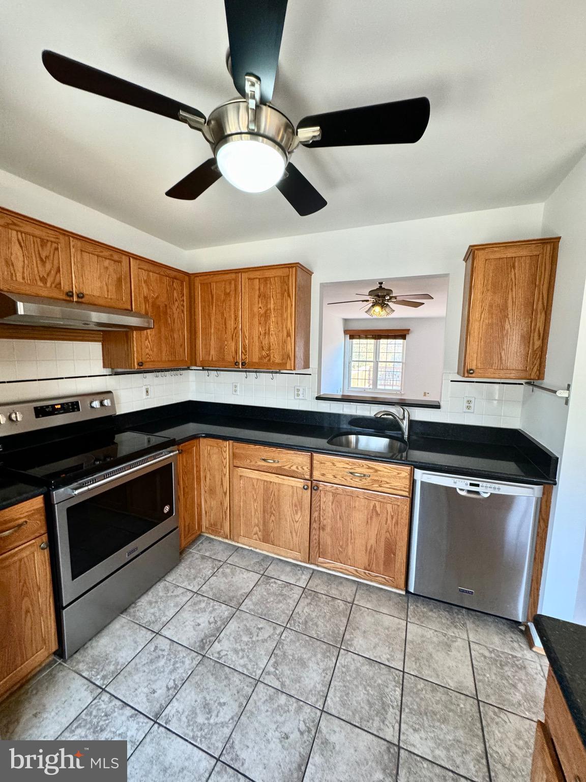 SEVEN OAKS - Residential Lease