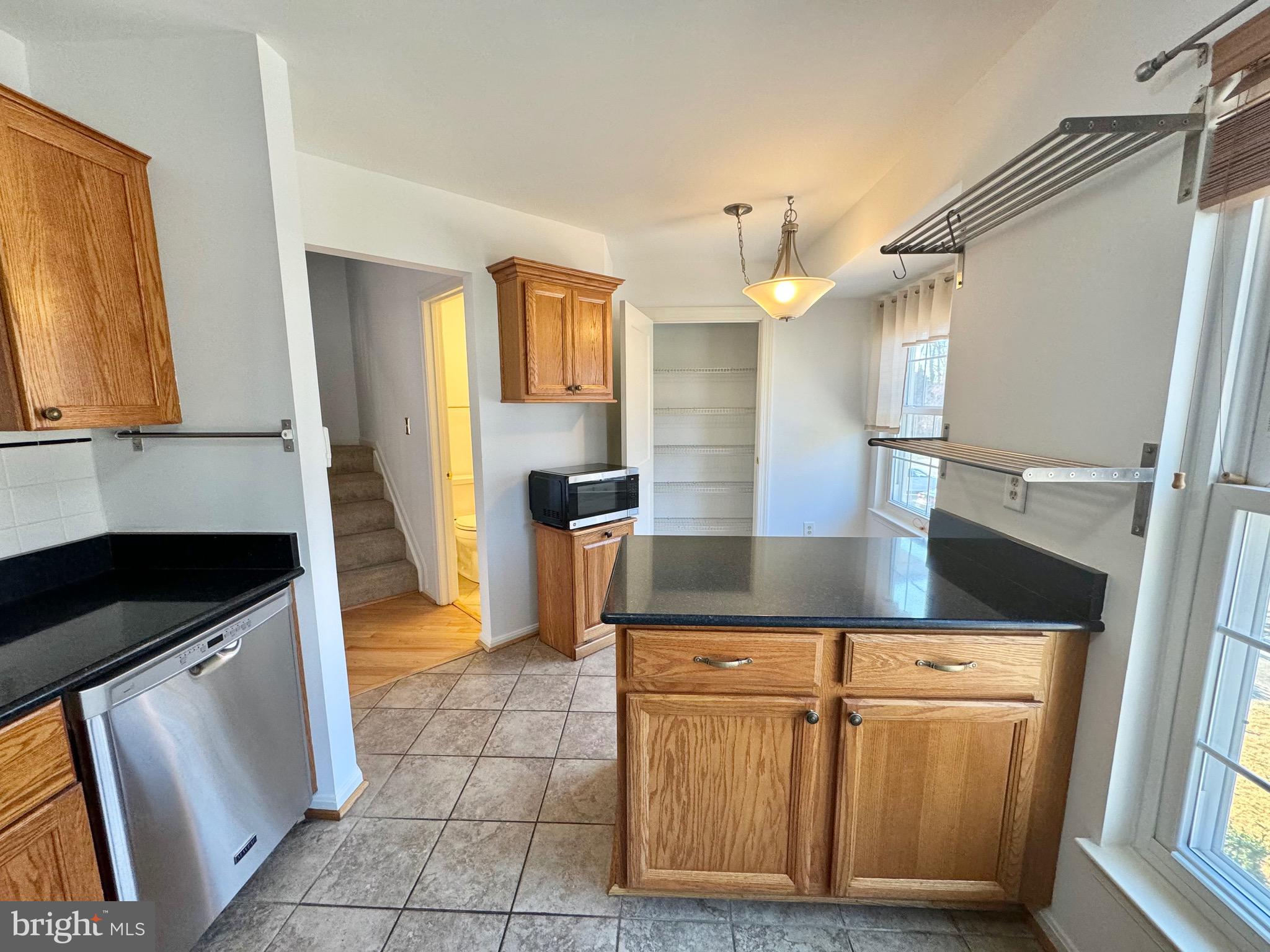 SEVEN OAKS - Residential Lease