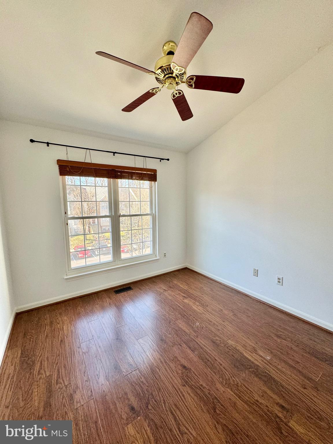 SEVEN OAKS - Residential Lease