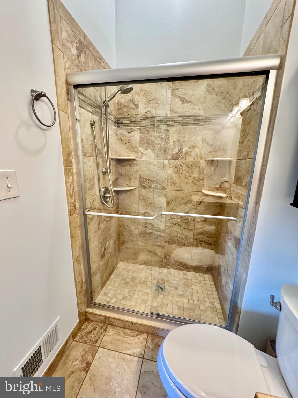 SEVEN OAKS - Residential Lease