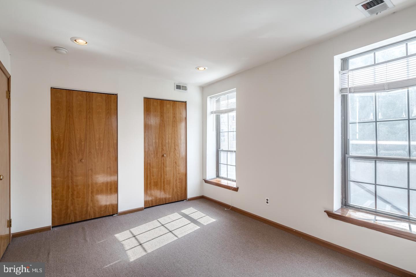 GRADUATE HOSPITAL - Residential Lease