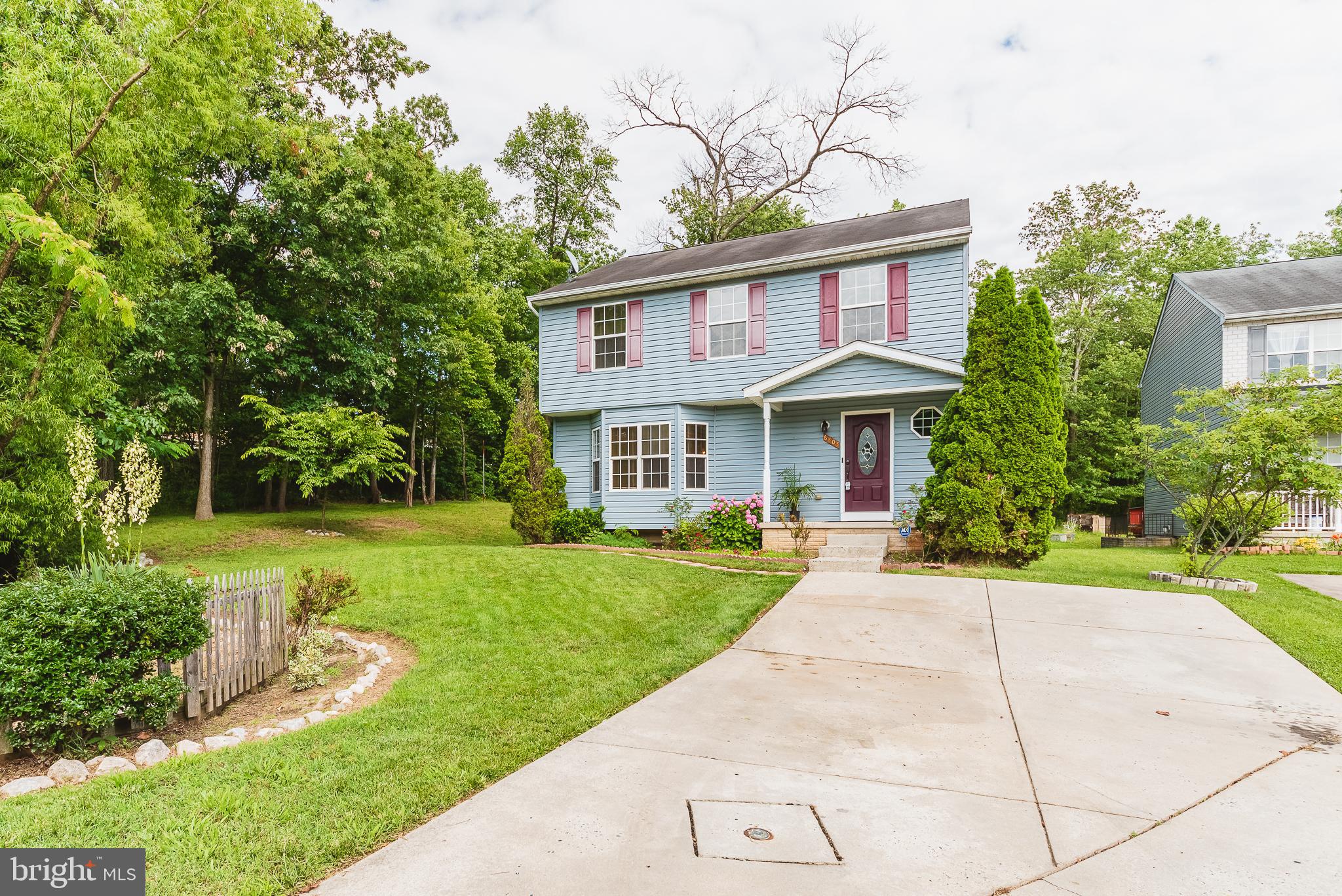 TRUMP WOODS - Residential