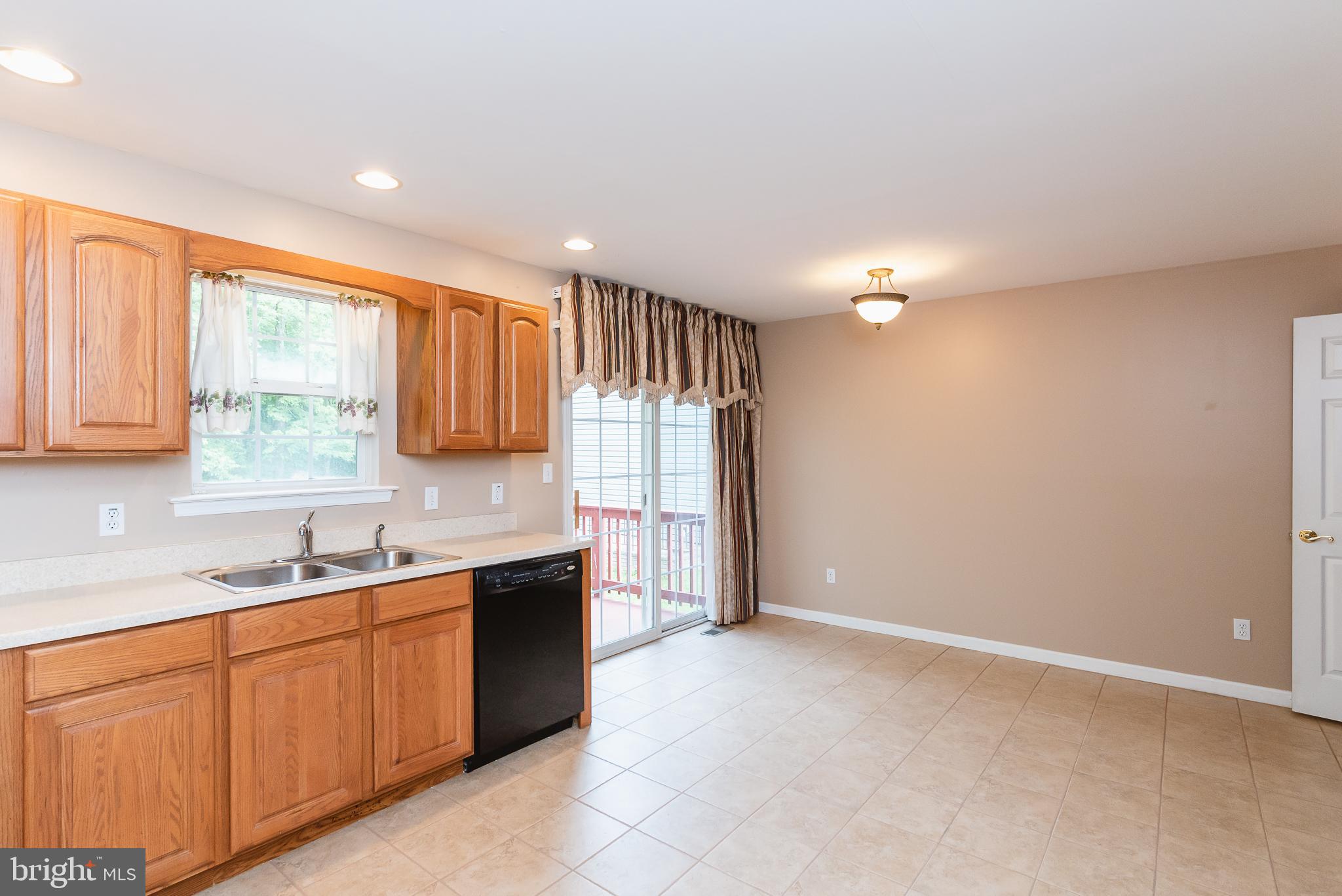 TRUMP WOODS - Residential