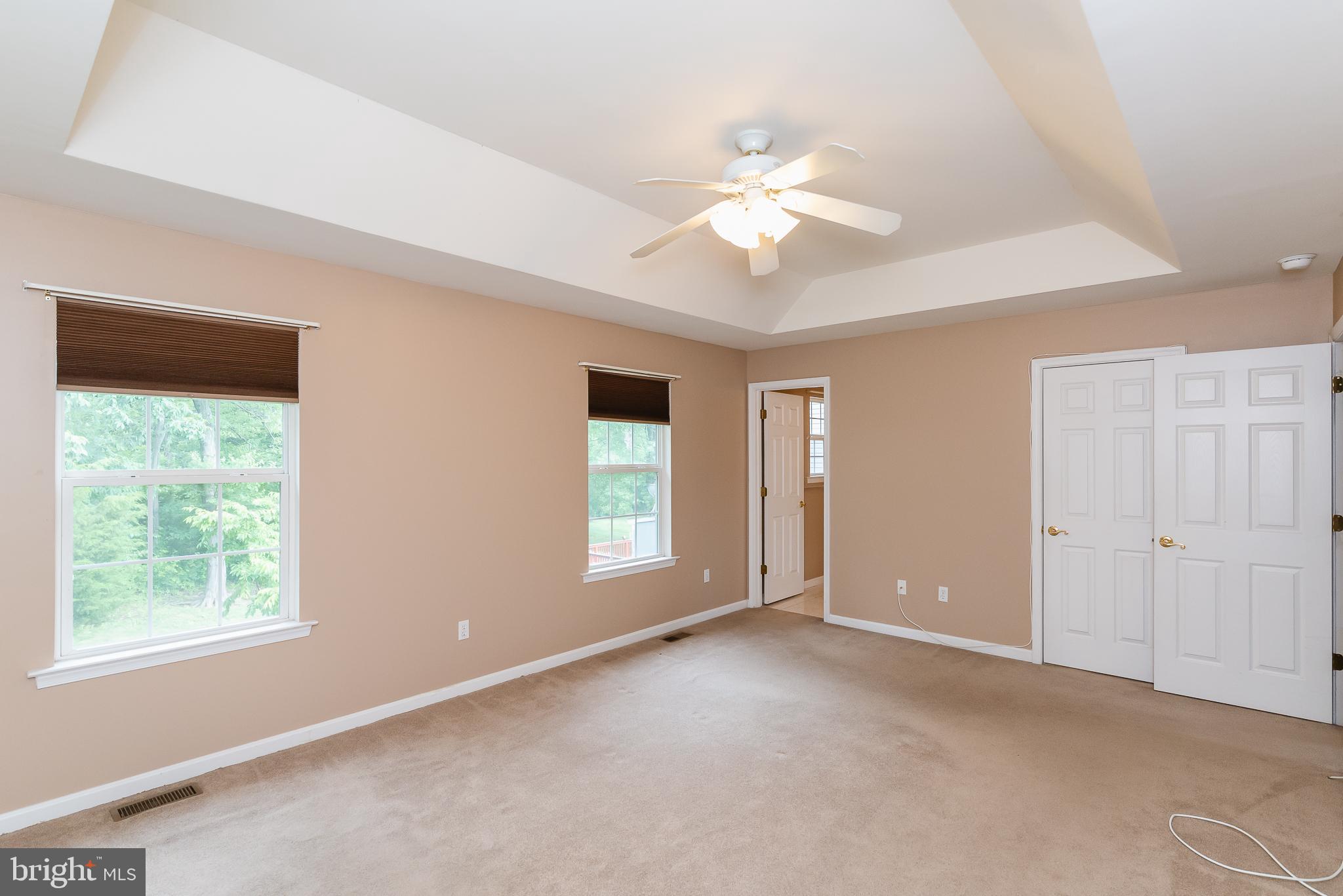 TRUMP WOODS - Residential