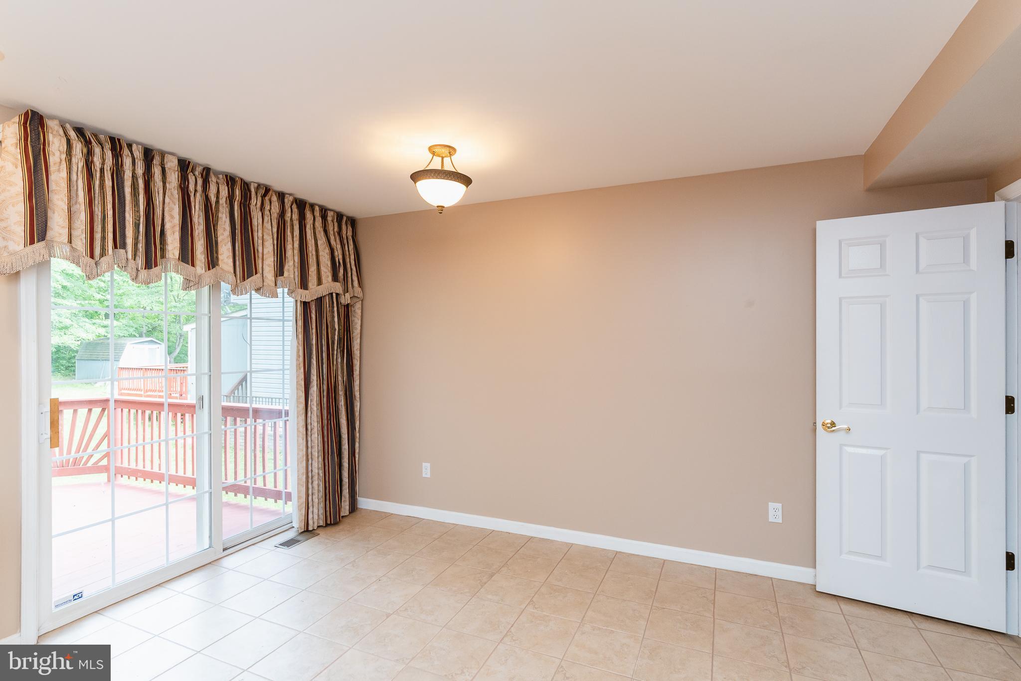 TRUMP WOODS - Residential