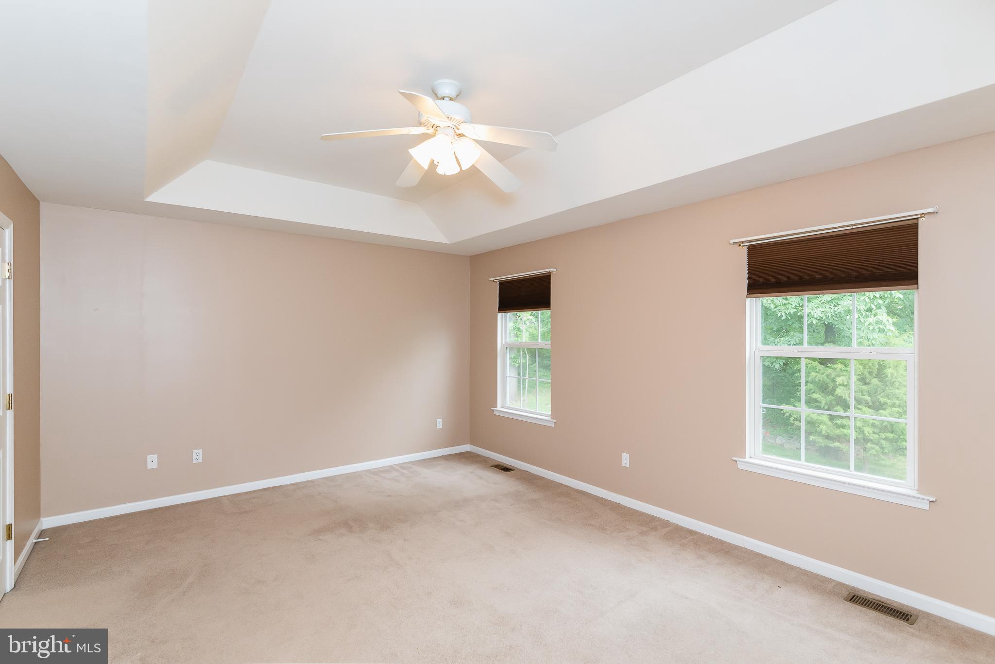 TRUMP WOODS - Residential