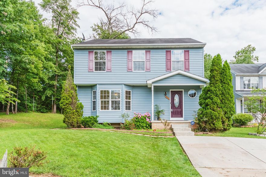 READY FOR NEW OWNERS!  3 BEDROOM, 3.5 BATH COLONIAL LOCATED ON A CUL-DE SAC--OPEN LIVING ROOM--GAS FIREPLACE--2ND FLOOR WASHER/DRYER AREA--MASTER SUITE WITH MASTER BATH WITH JACUZZI TUB--APARTMENT IN BASEMENT WITH FULL BATH--LARGE REAR YARD WITH HUGE DECK AND SO MUCH MORE!