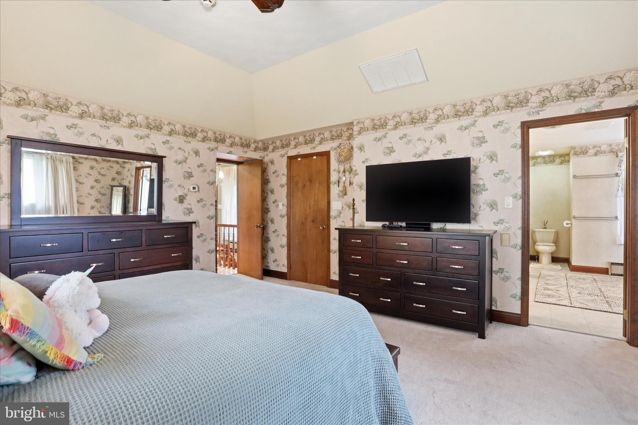 LAURICH TOWN HILL ESTATES - Residential