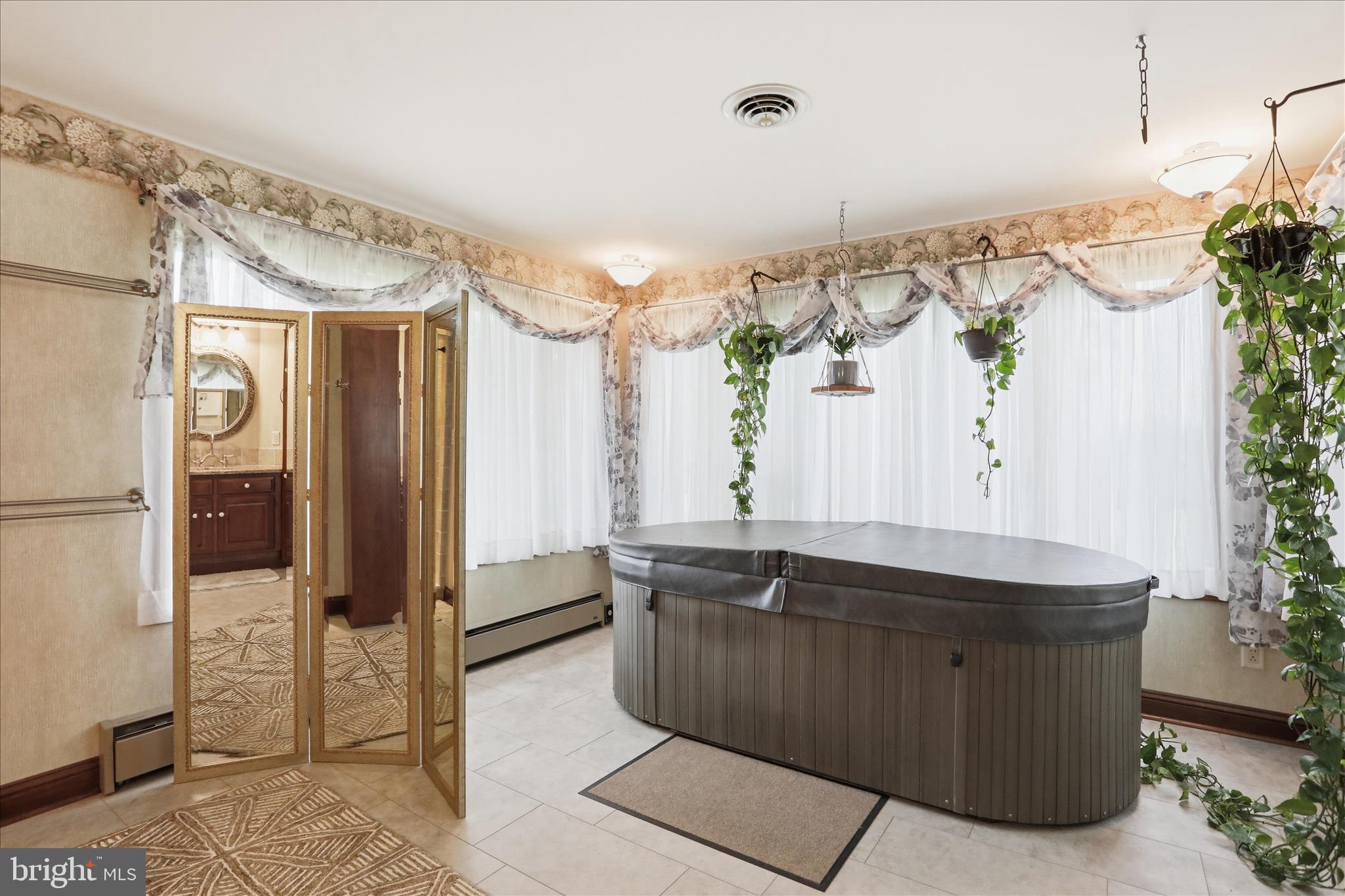 LAURICH TOWN HILL ESTATES - Residential