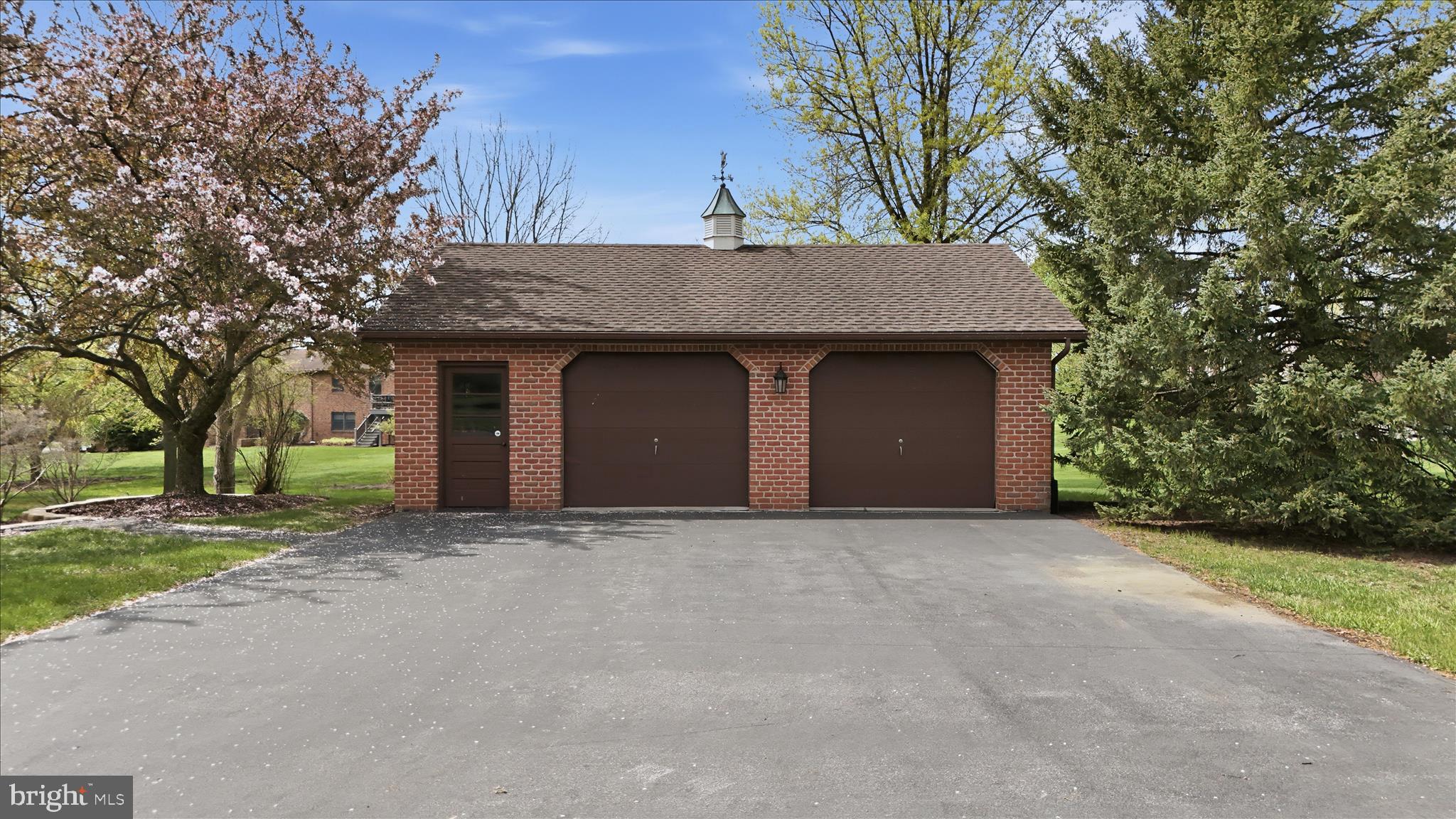 LAURICH TOWN HILL ESTATES - Residential