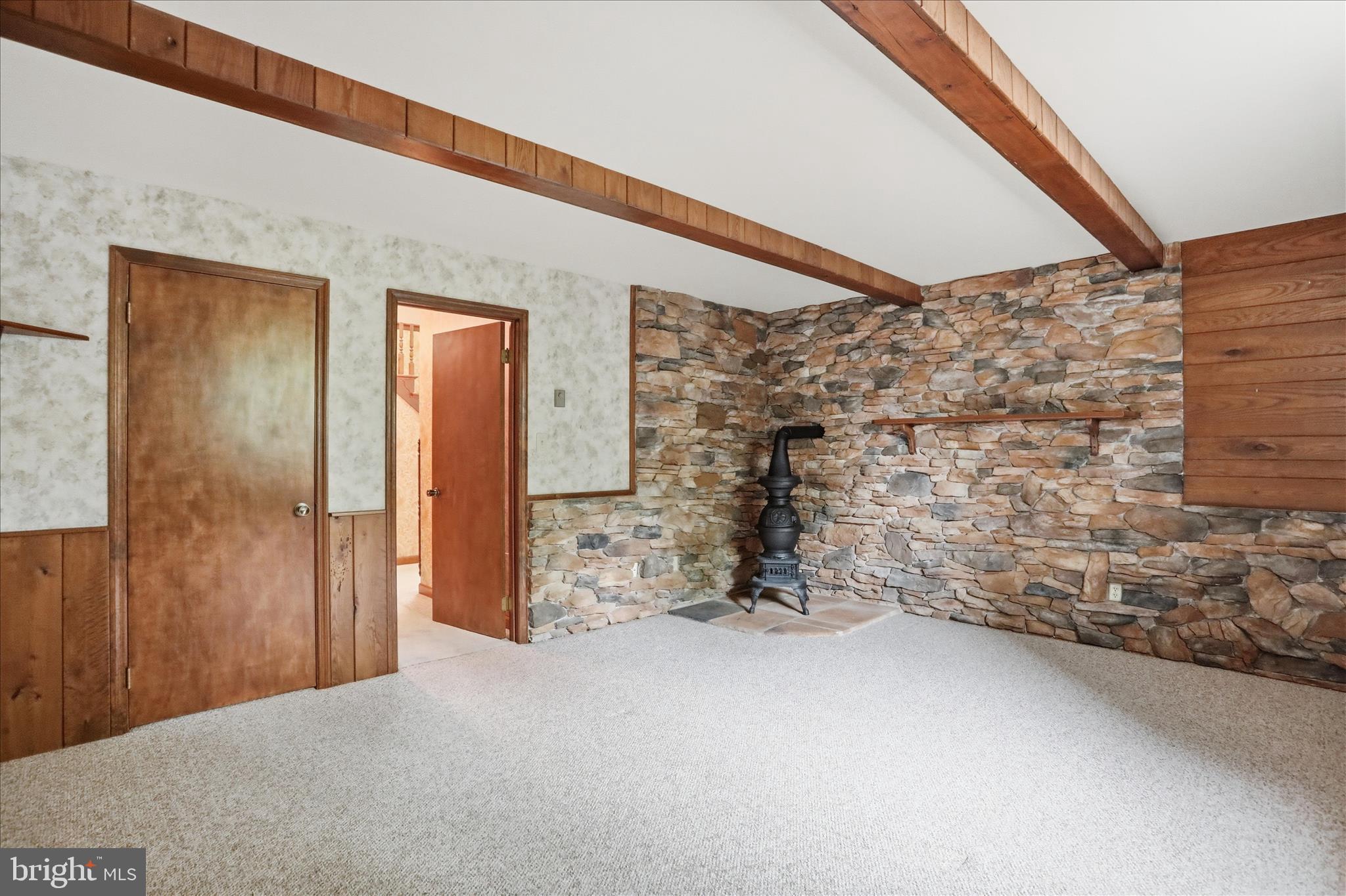 LAURICH TOWN HILL ESTATES - Residential
