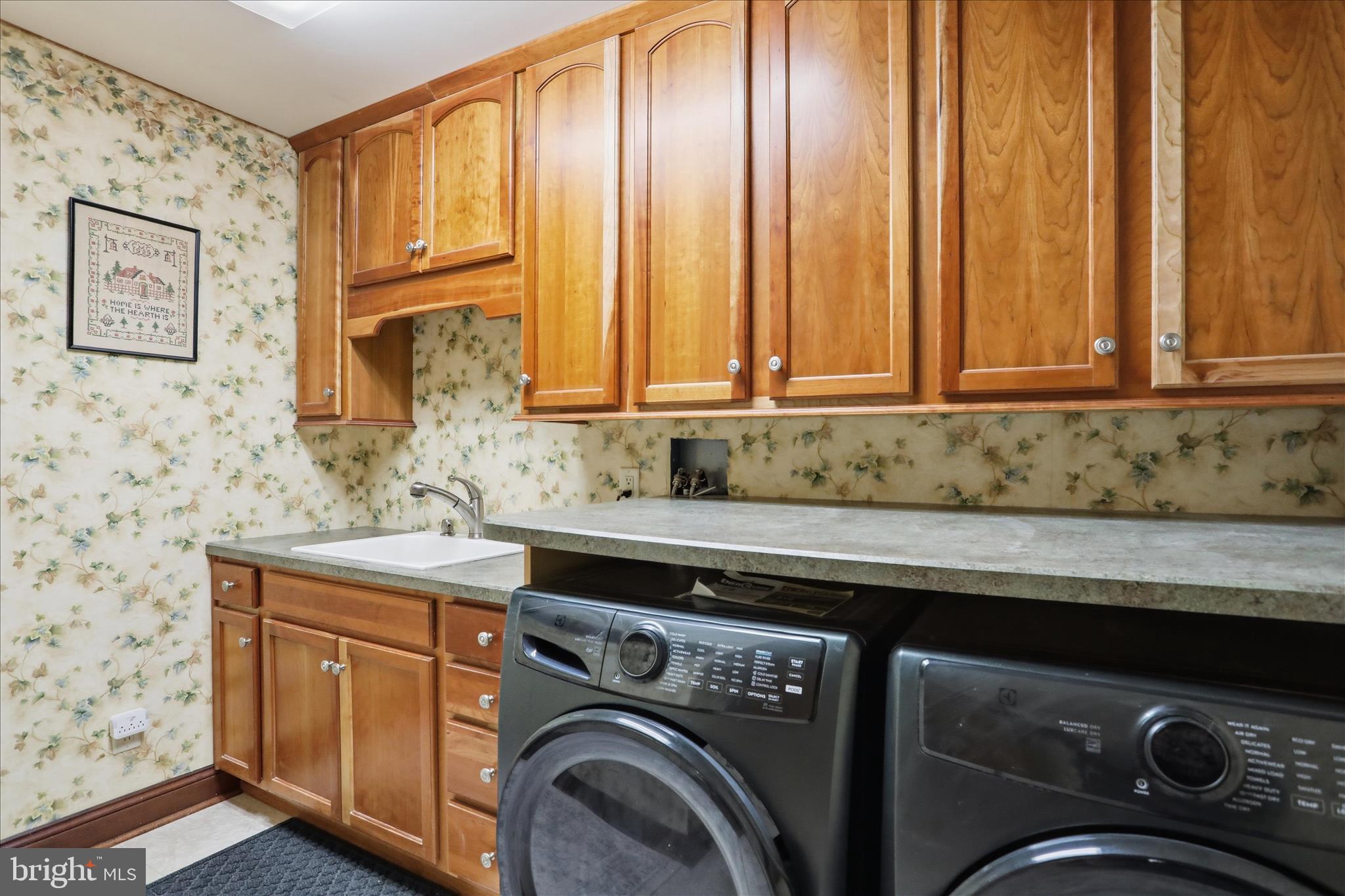 LAURICH TOWN HILL ESTATES - Residential