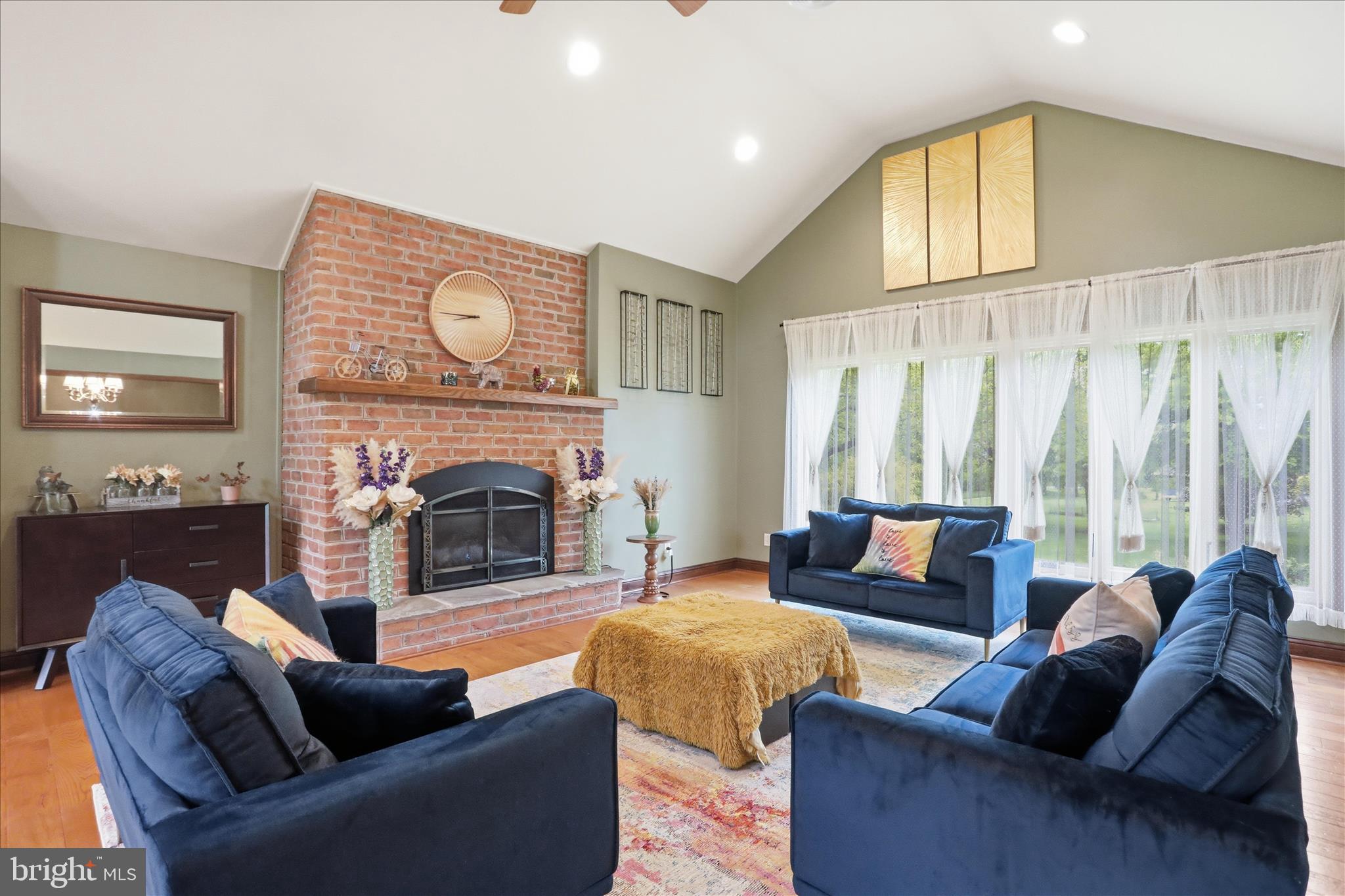 LAURICH TOWN HILL ESTATES - Residential