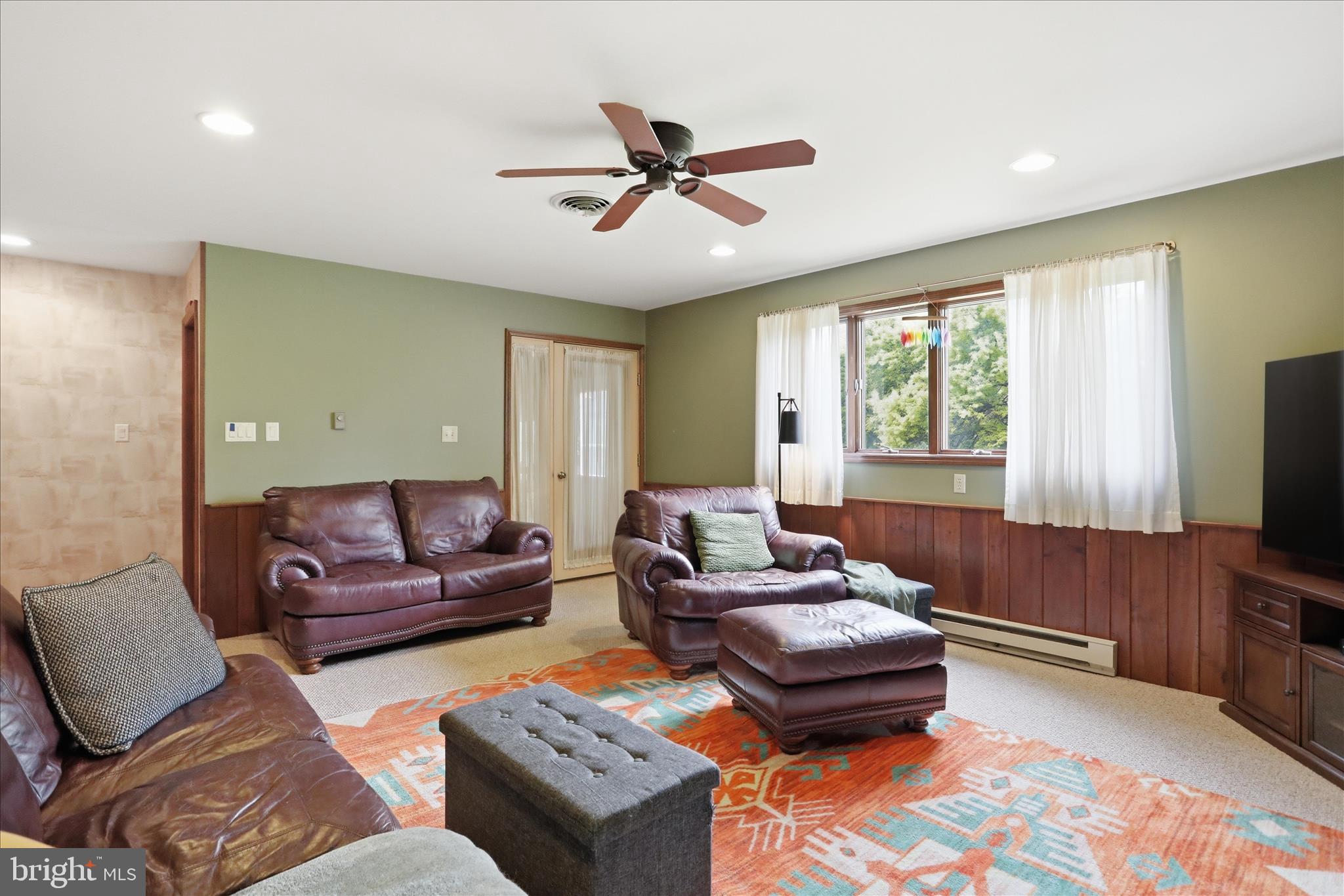 LAURICH TOWN HILL ESTATES - Residential