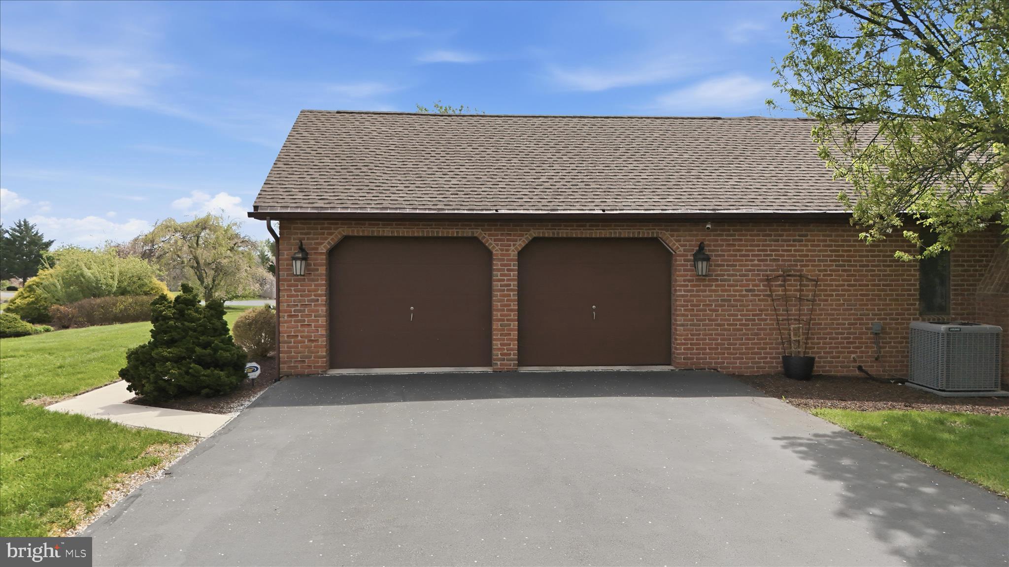 LAURICH TOWN HILL ESTATES - Residential