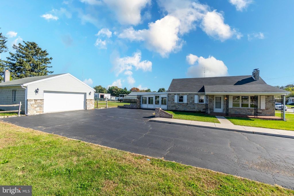 Photo of 400 Wirt Avenue, HANOVER, PA 17331 (MLS # PAYK2091578)