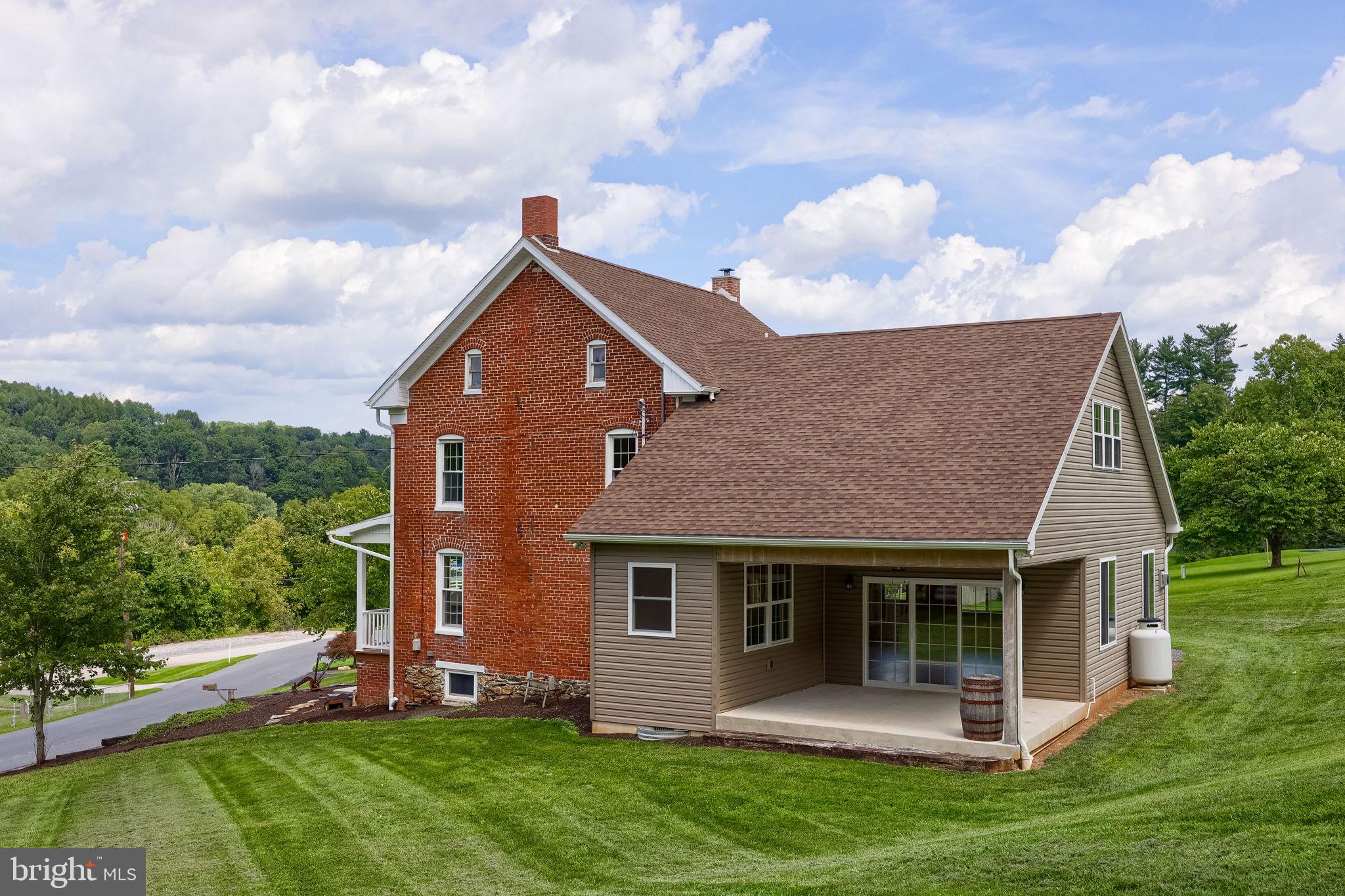 745 MEADOWVIEW DRIVE