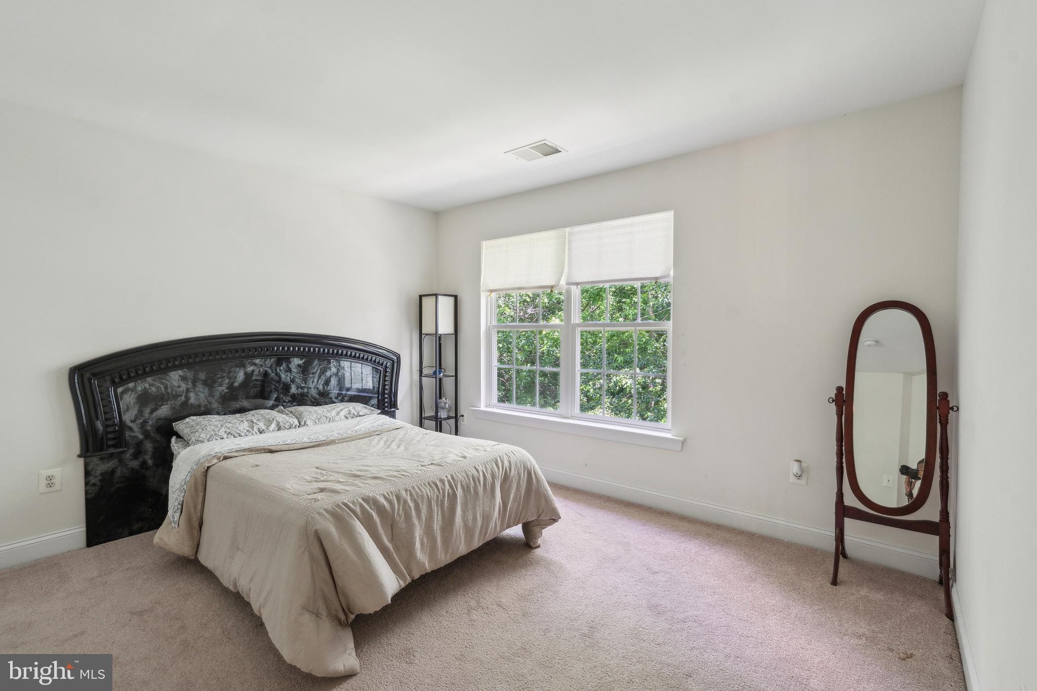 CHELTENHAM KNOLLS - Residential