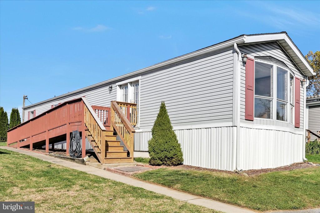 Photo of 977 - 88 Rettew Mill Road, EPHRATA, PA 17522 (MLS # PALA2079182)