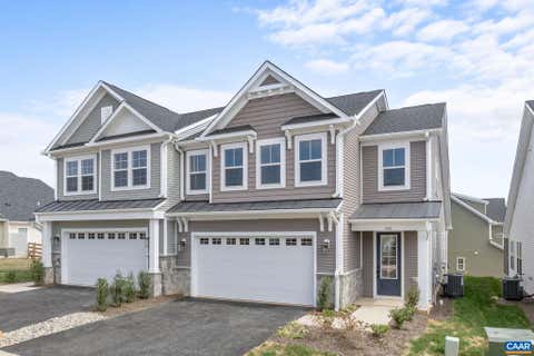Townhouse For Sale - 142 Sunbird Ln Ln<br/> Waynesboro City County, WAYNESBORO, VA 22980