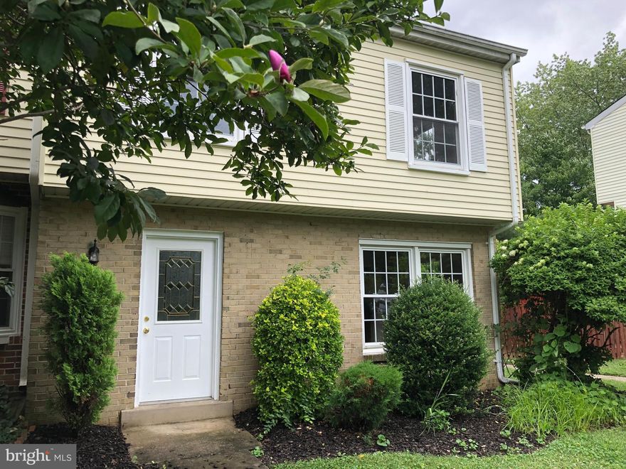 Move in Ready end unit 3 bedrooms, 3.5 renovated baths, finished basement. All new paint, new carpet, numerous updates. Kitchen with granite, stainless appliances, cherry cabinets. Hardwood floors on main level, wainscoting, crown molding. 1512 sq. ft, not including basement. Near Wegman's, Fort Belvoir, Pentagon, Old Town, DC, 495, all major corridors. VIRTUALLY STAGED FOR YOUR IMAGINATION.