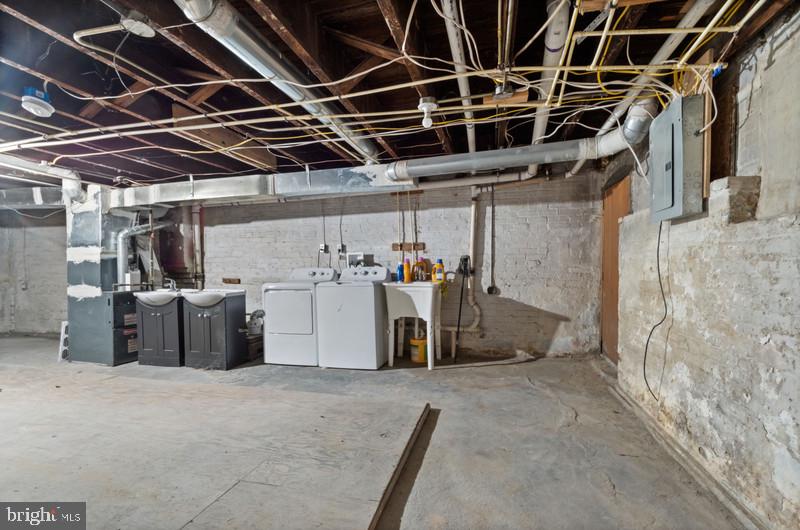 MONTEBELLO - Residential