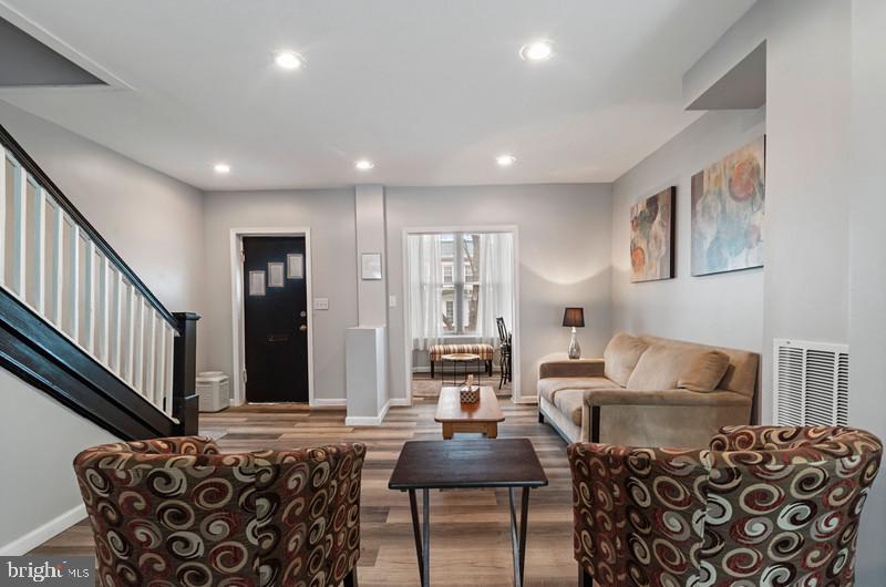 MONTEBELLO - Residential