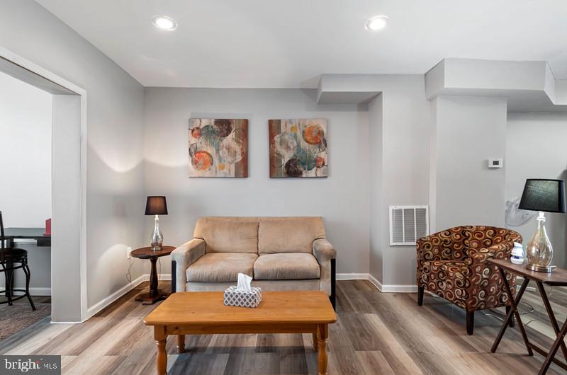 MONTEBELLO - Residential