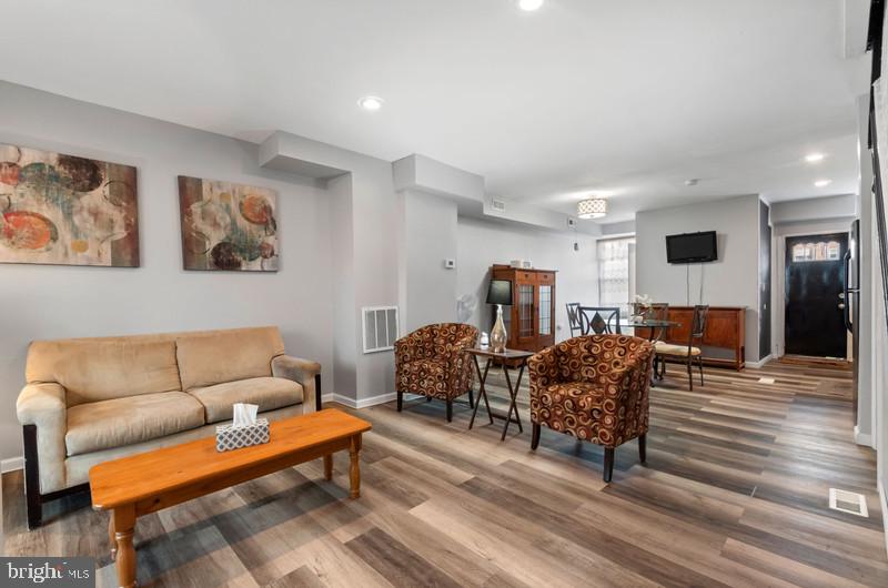 MONTEBELLO - Residential