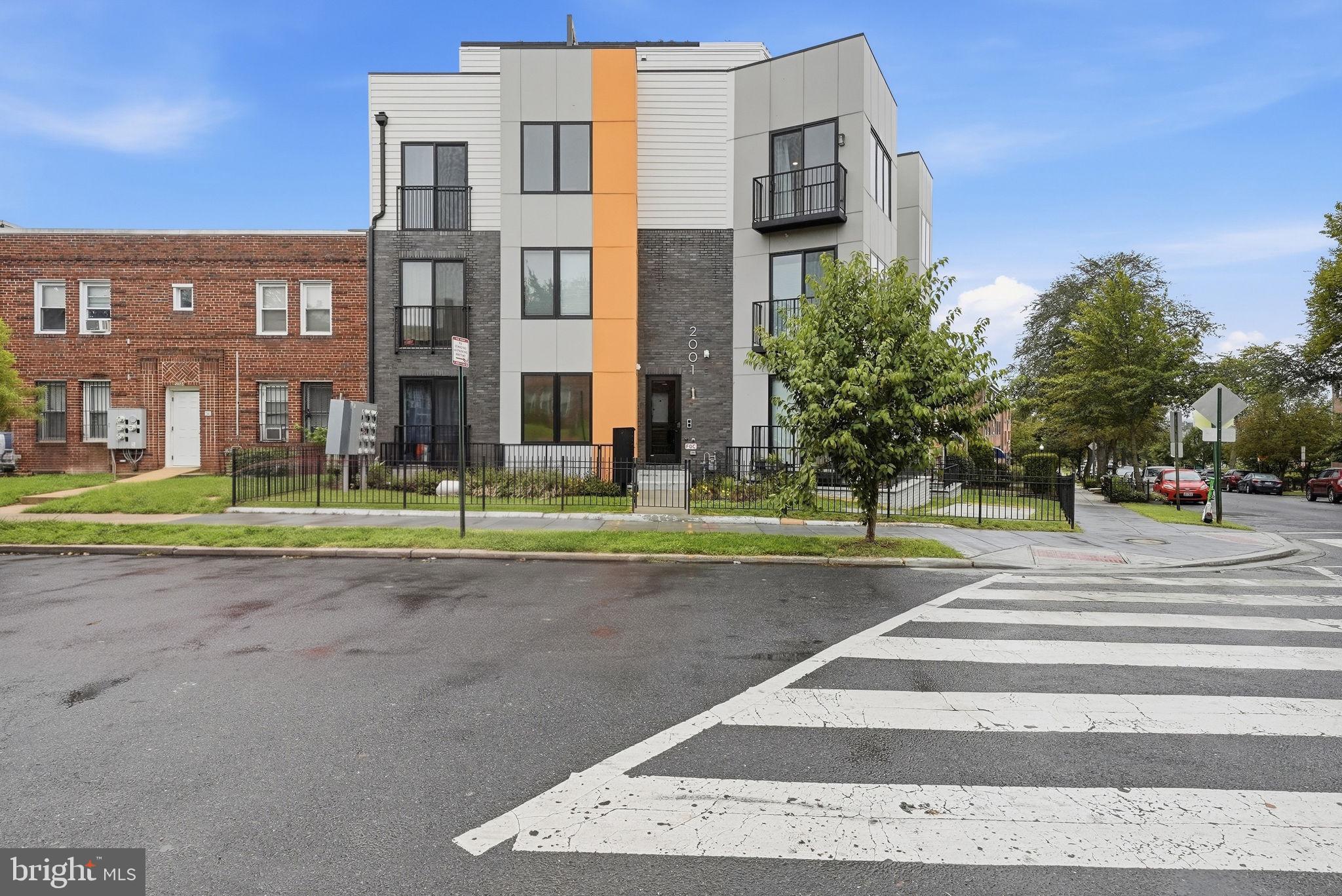 2001 I STREET NE 10
