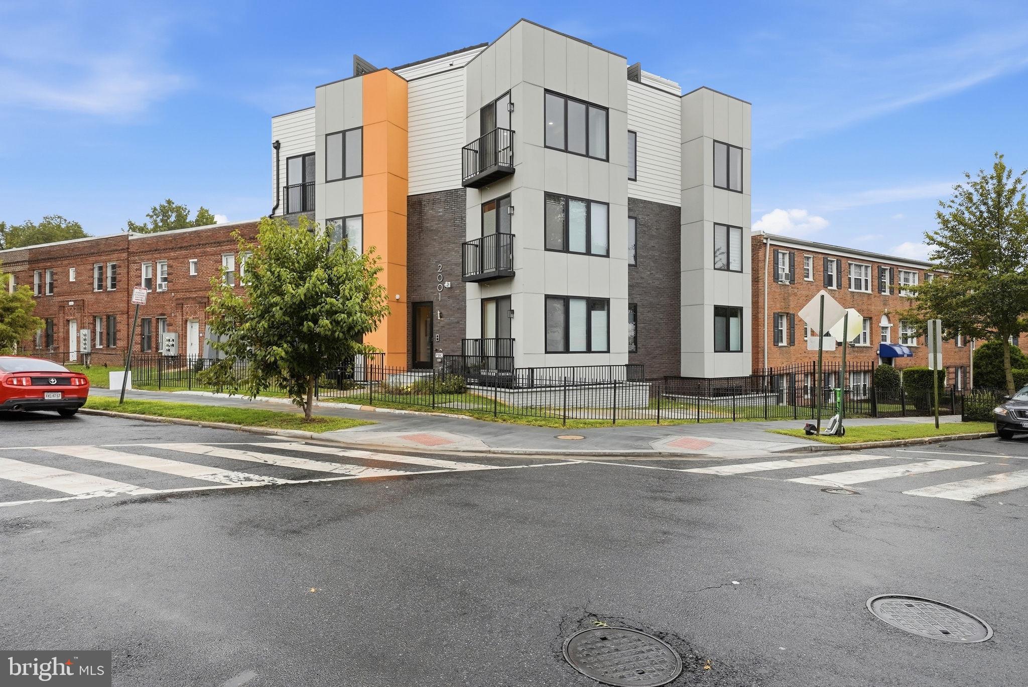 2001 I STREET NE 10