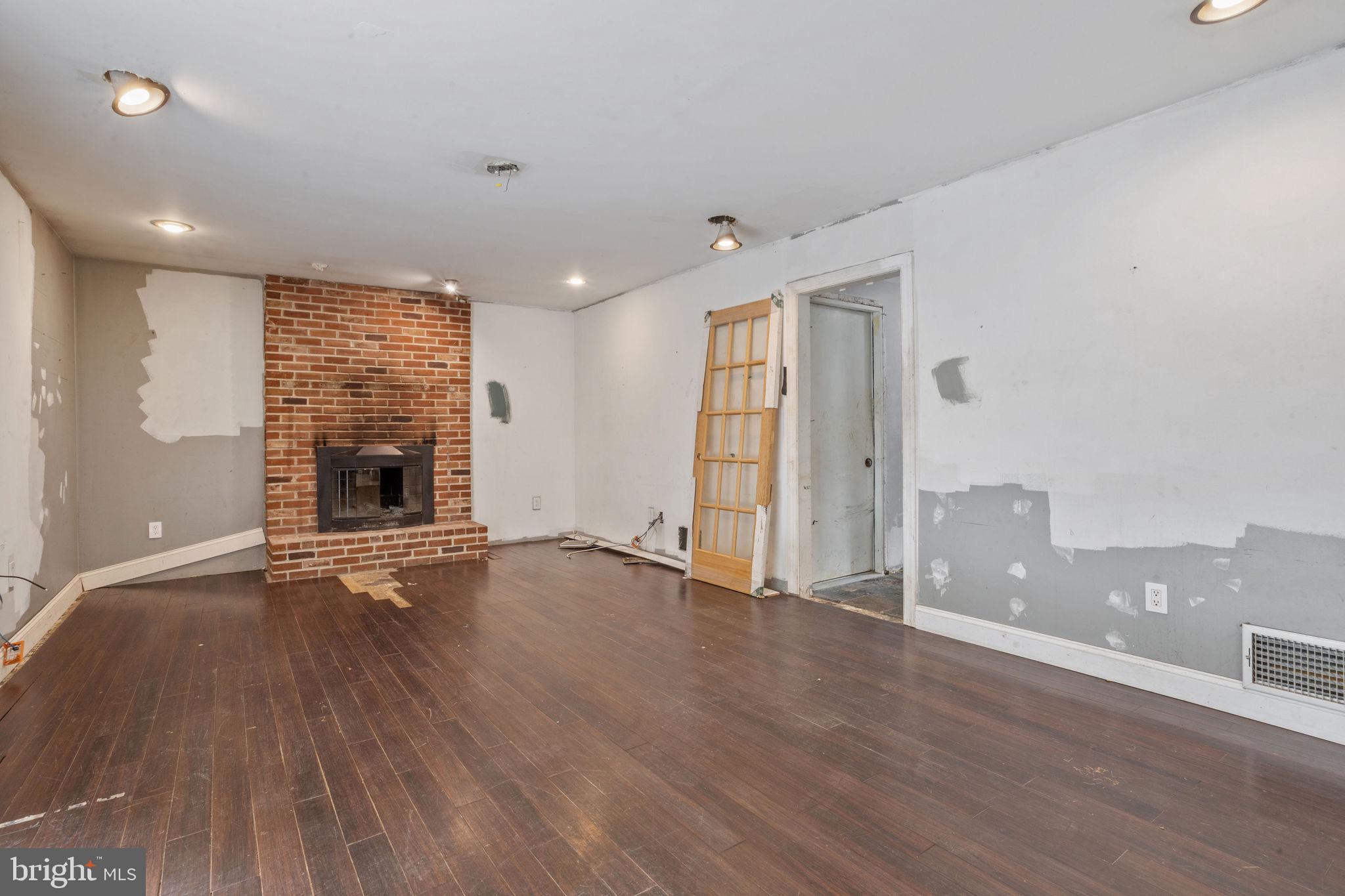 GLEN VIEW PARK - Residential