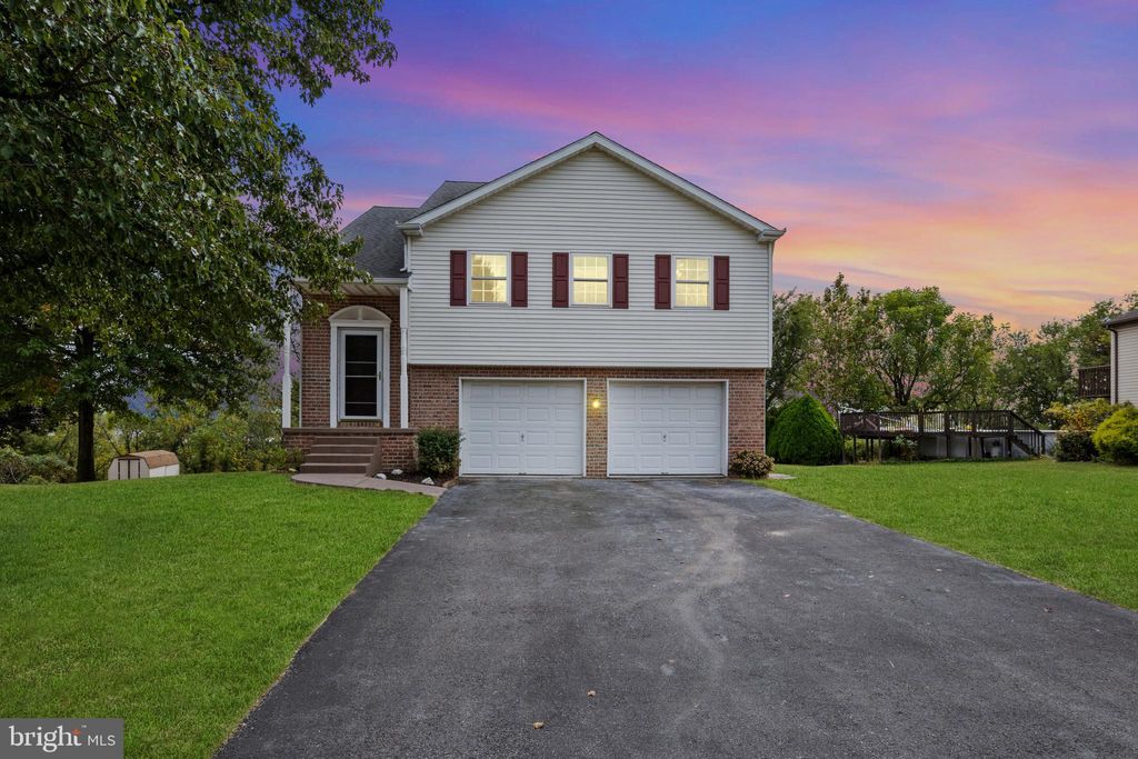 Photo of 2345 N Point Drive, YORK, PA 17406 (MLS # PAYK2089864)