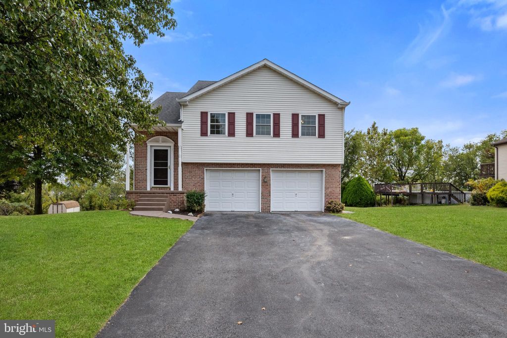 Photo of 2345 N Point Drive, YORK, PA 17406 (MLS # PAYK2089864)