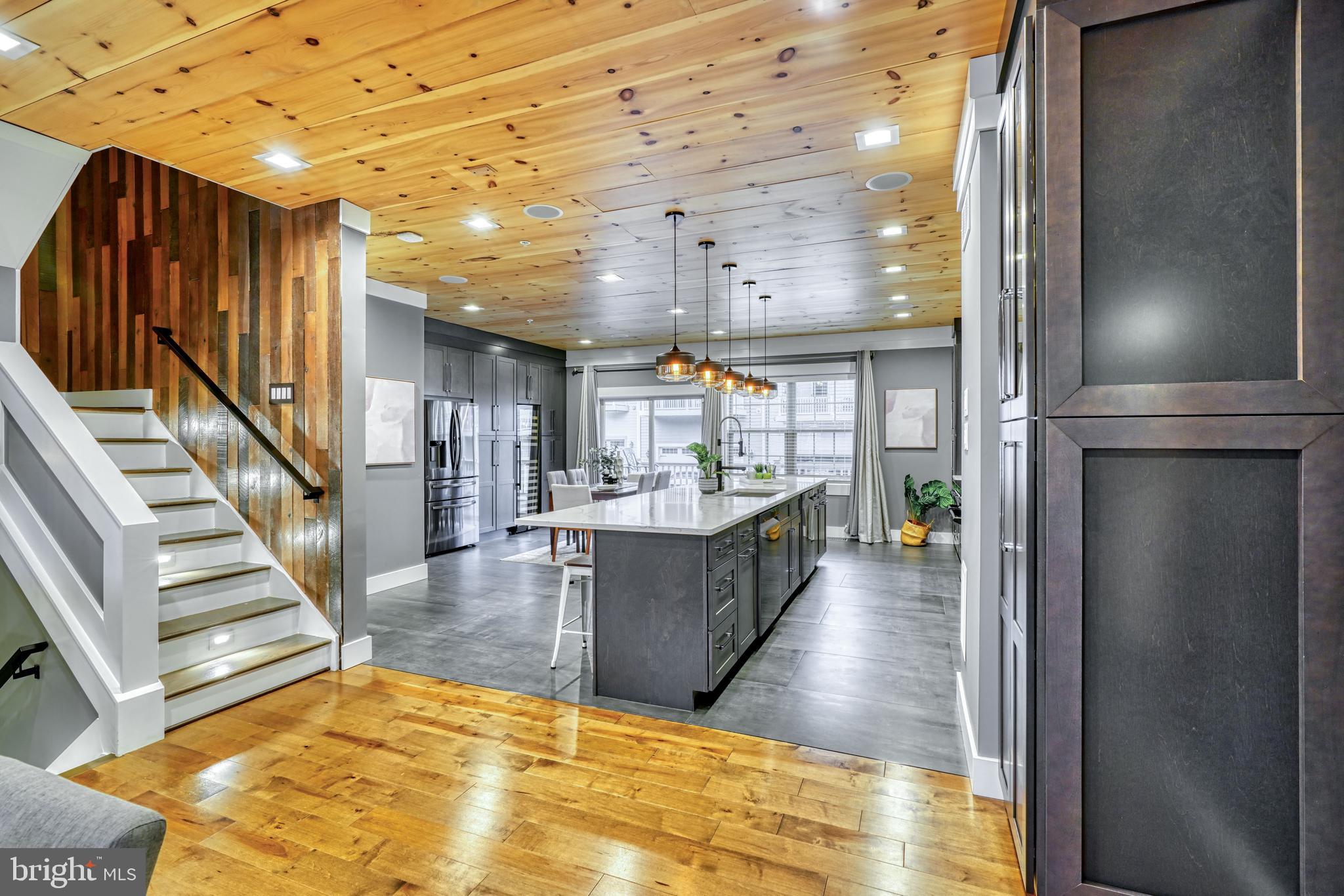 HUNT VALLEY OVERLOOK - Residential