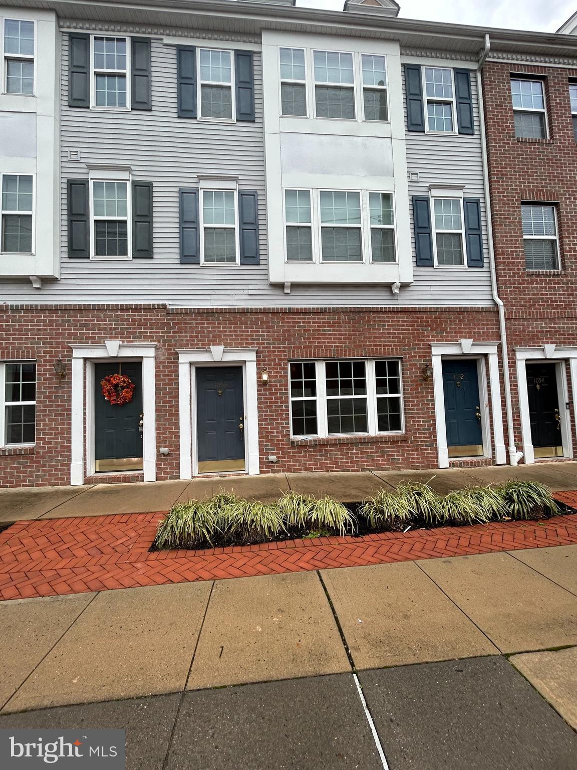 1050 LAMBERTON STREET