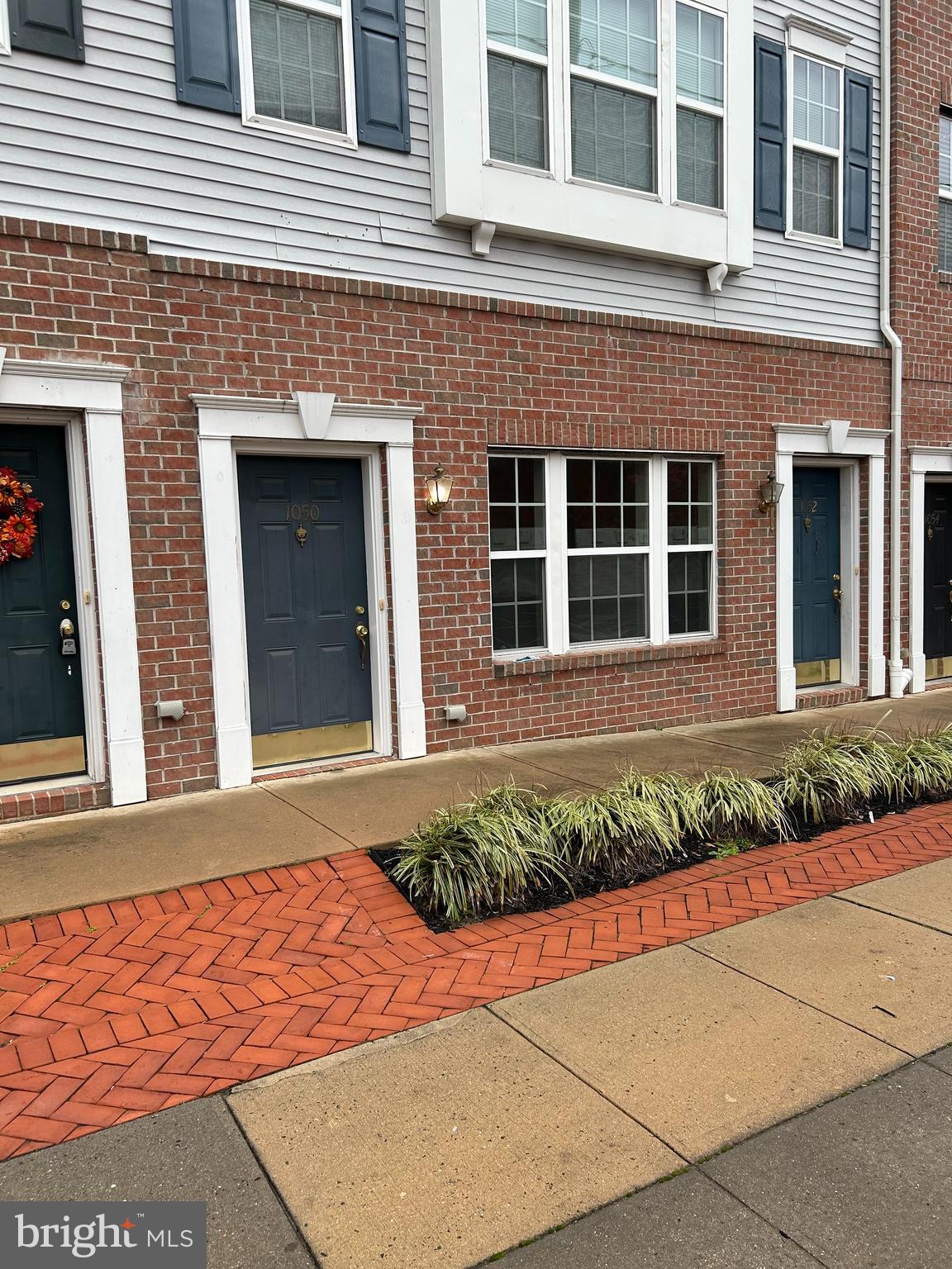 1050 LAMBERTON STREET