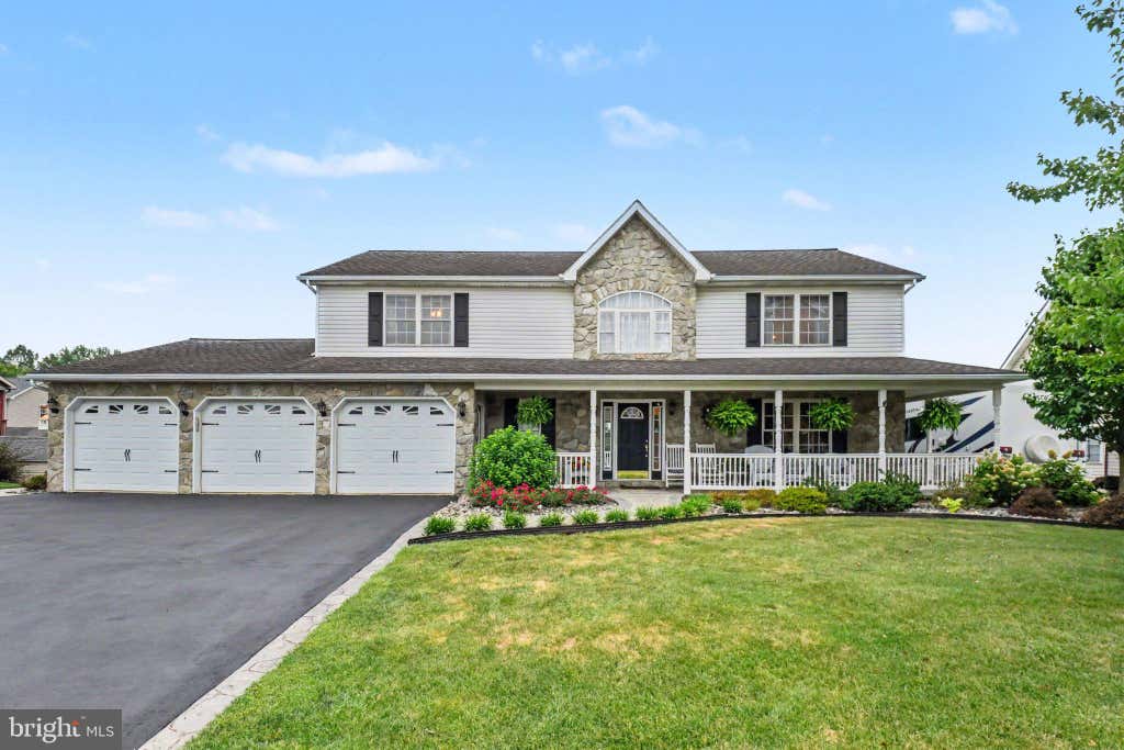 Photo of 192 Fairway Drive, DENVER, PA 17517 (MLS # PALA2091096)