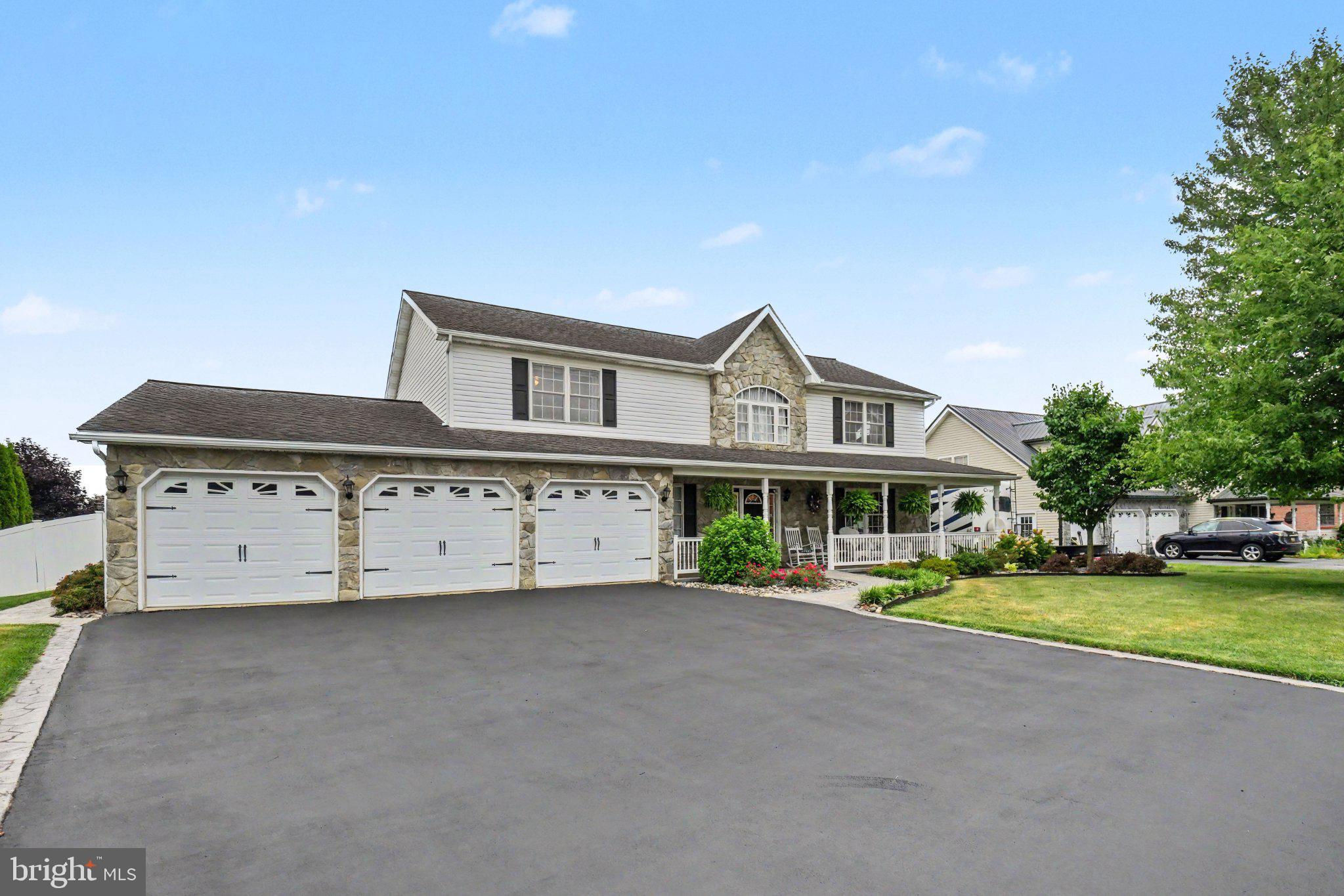 192 FAIRWAY DRIVE