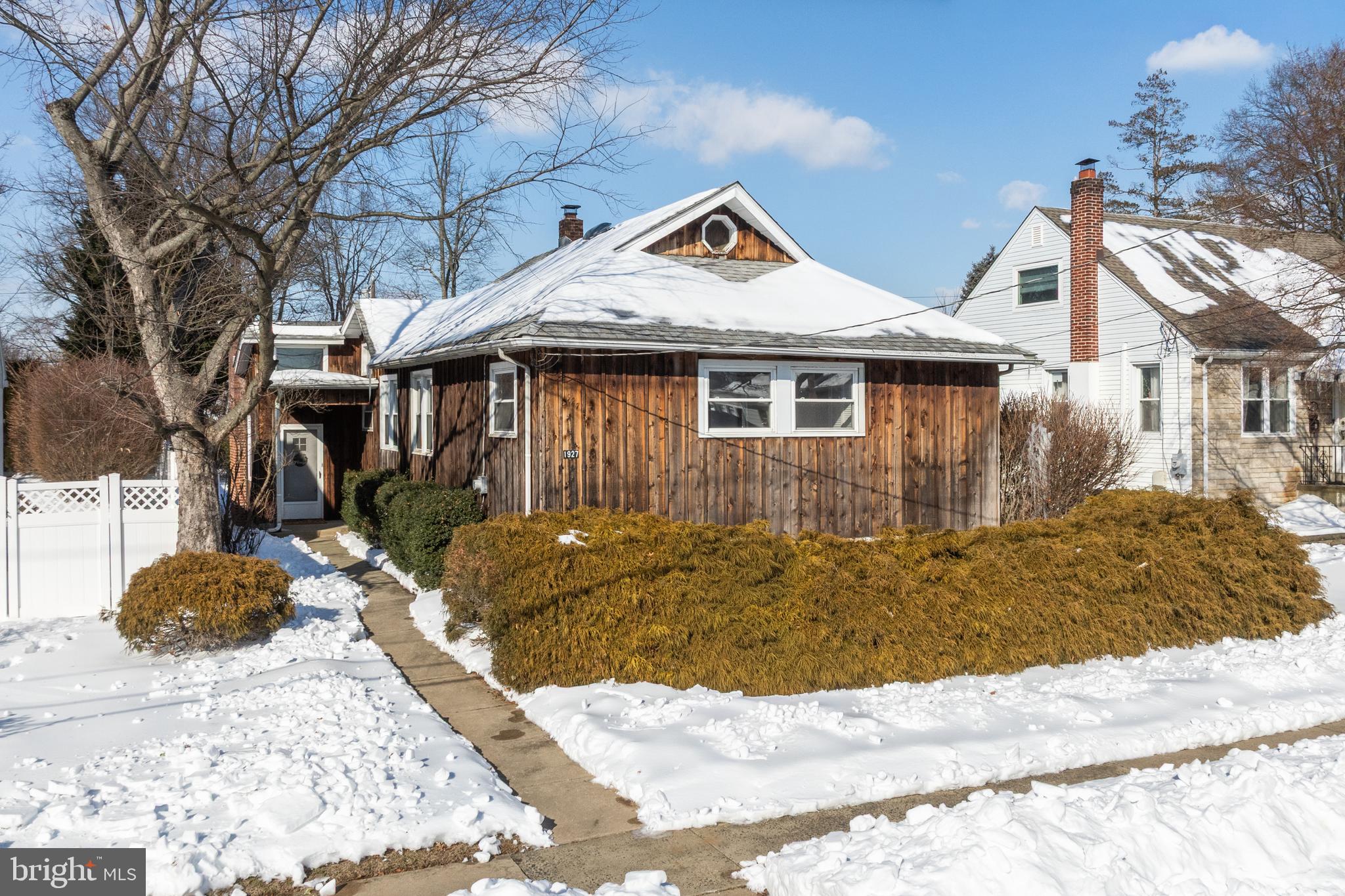 1927 WAYNE AVENUE