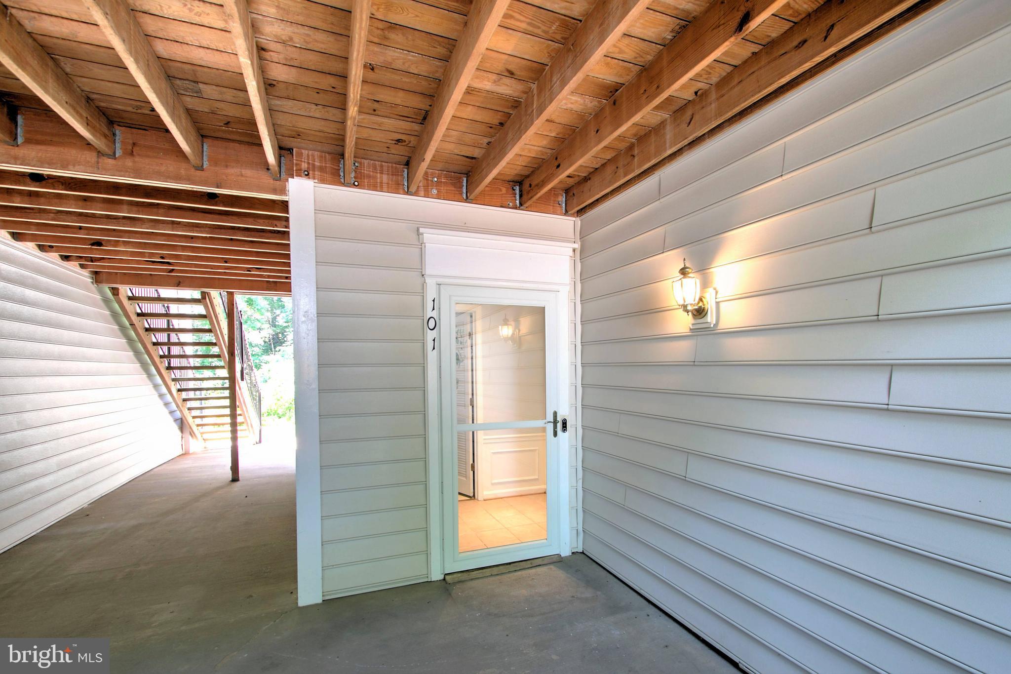 CHATHAM GREEN CONDOMINIUM - Residential Lease