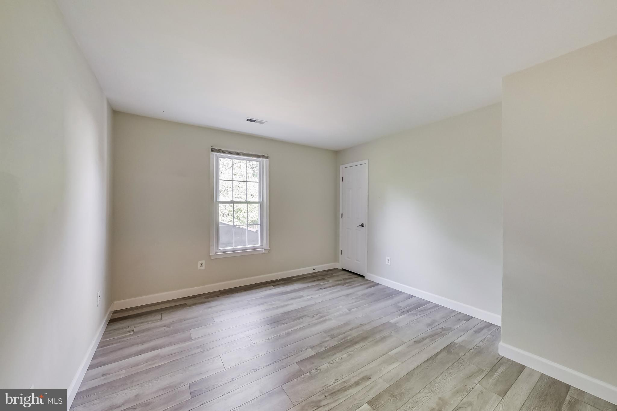 MONTROSE VILLAGE - Residential Lease