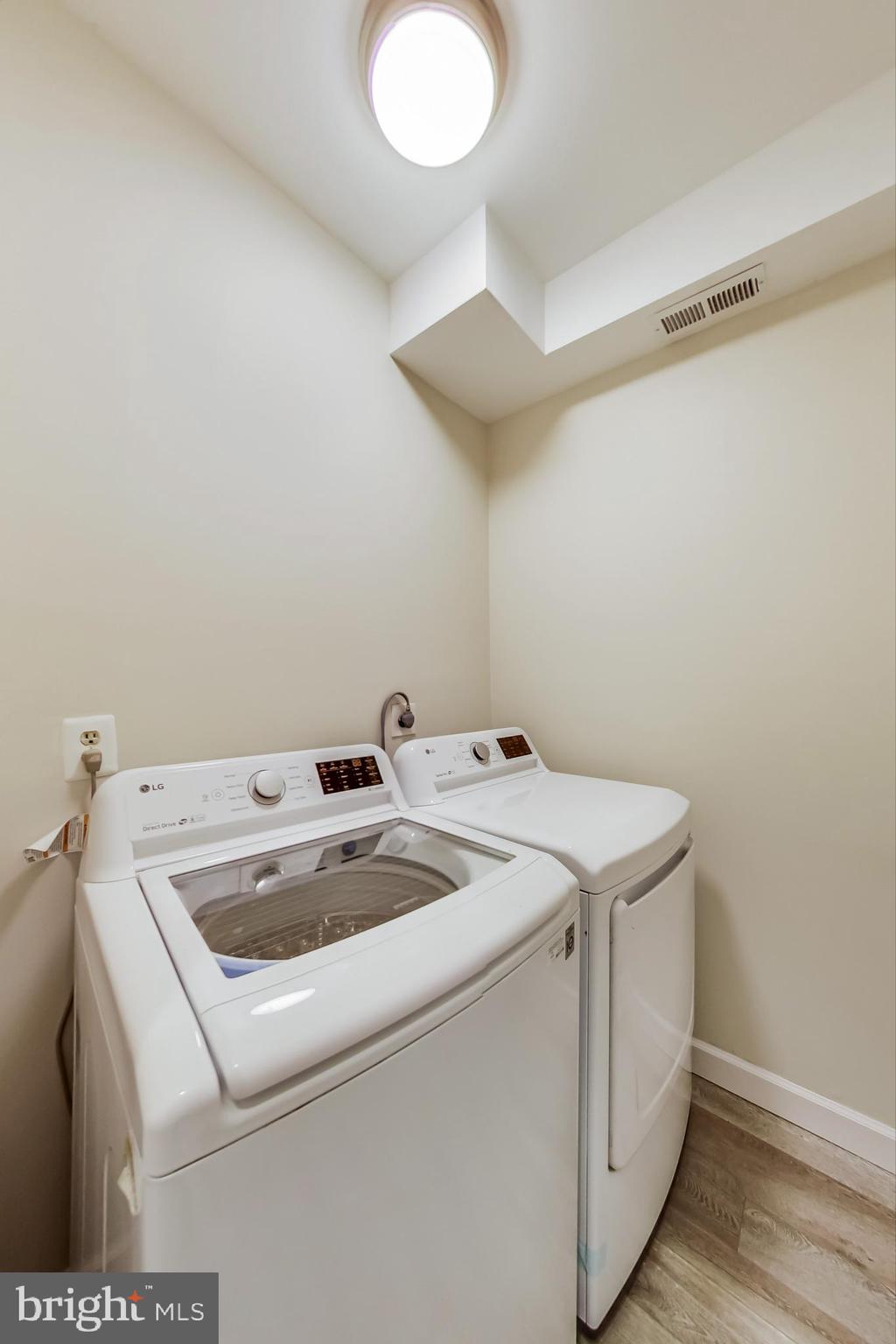 MONTROSE VILLAGE - Residential Lease