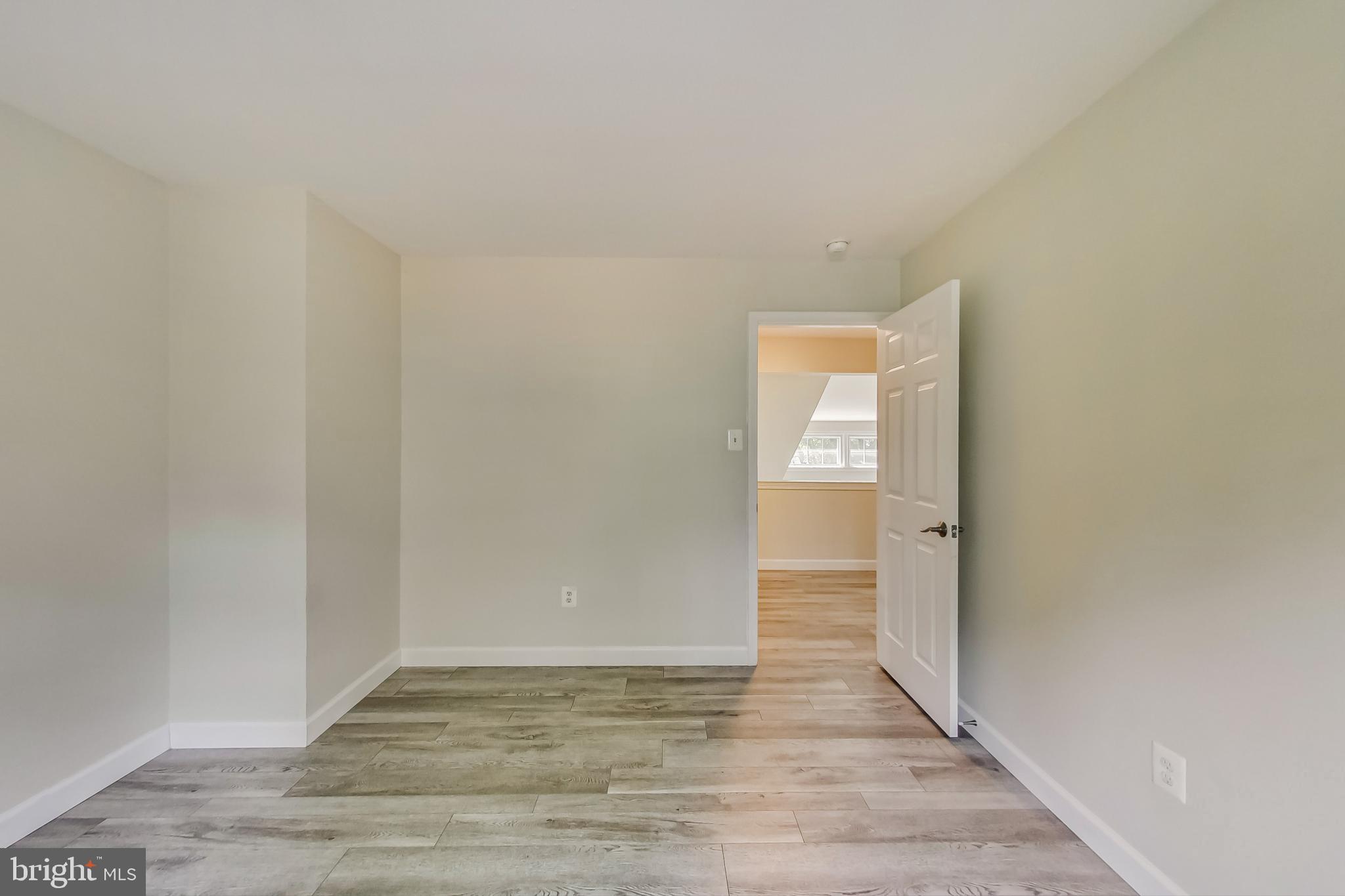 MONTROSE VILLAGE - Residential Lease